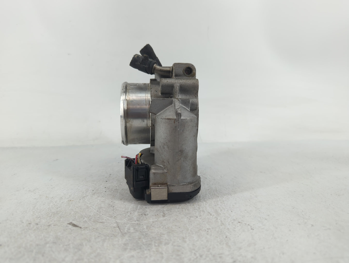 2011-2015 Kia Optima Throttle Body P/N:35100-2G710 Fits Fits 2011 2012 2013 2014 2015 2016 OEM Used Auto Parts - Oemusedauto