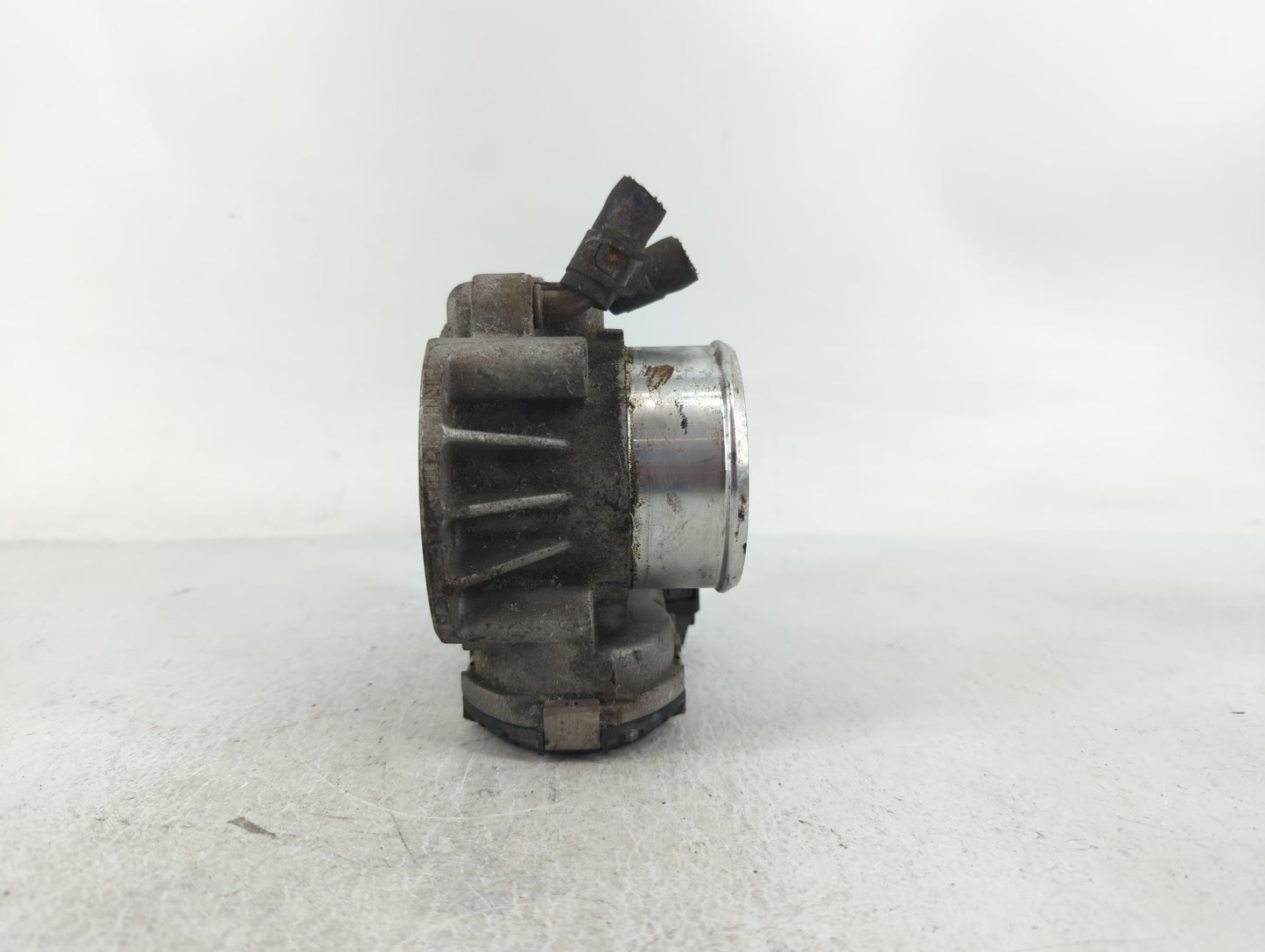 2011-2015 Kia Optima Throttle Body P/N:35100-2G710 Fits Fits 2011 2012 2013 2014 2015 2016 OEM Used Auto Parts - Oemusedauto