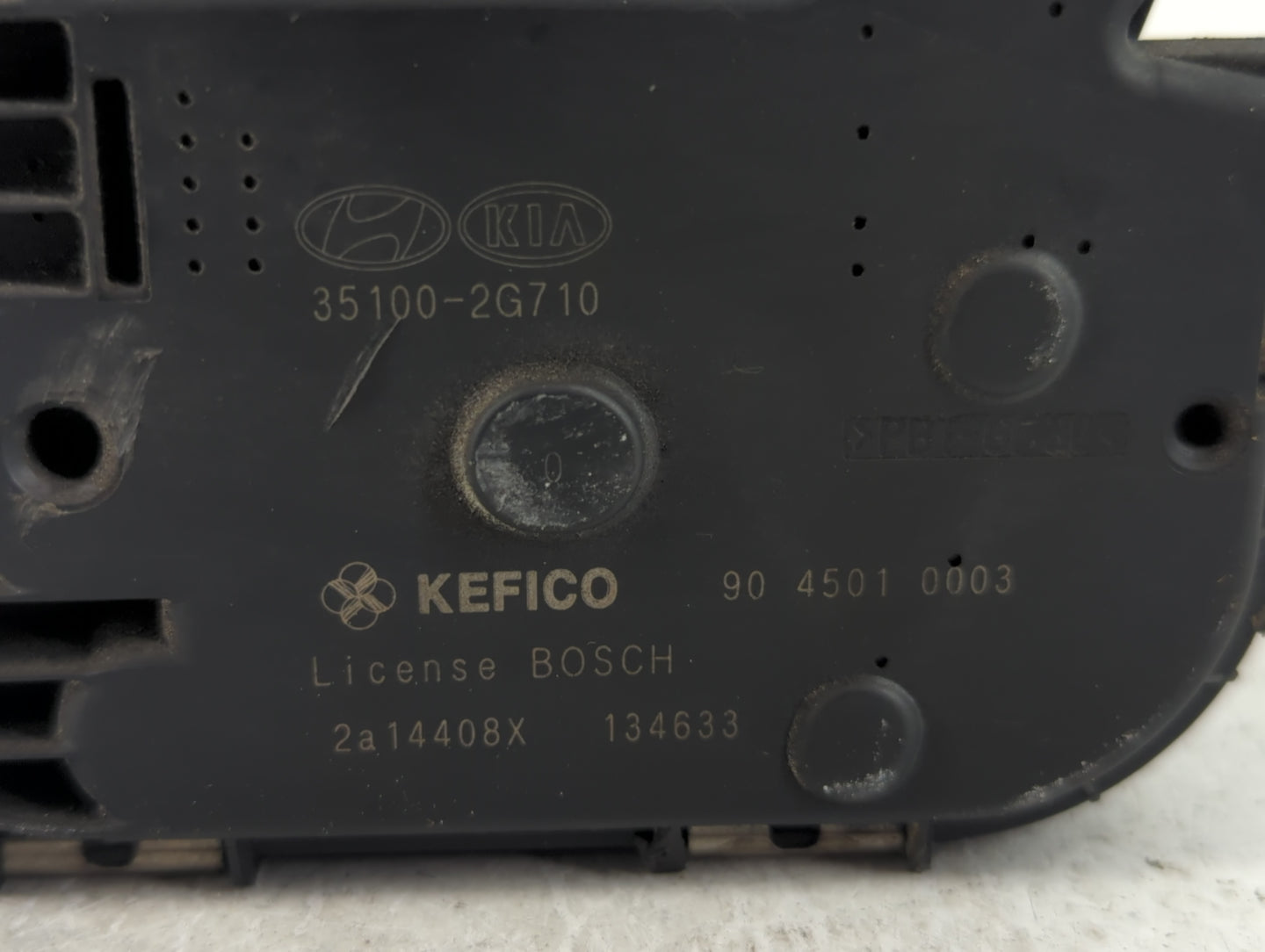 2011-2015 Kia Optima Throttle Body P/N:35100-2G710 Fits Fits 2011 2012 2013 2014 2015 2016 OEM Used Auto Parts - Oemusedauto