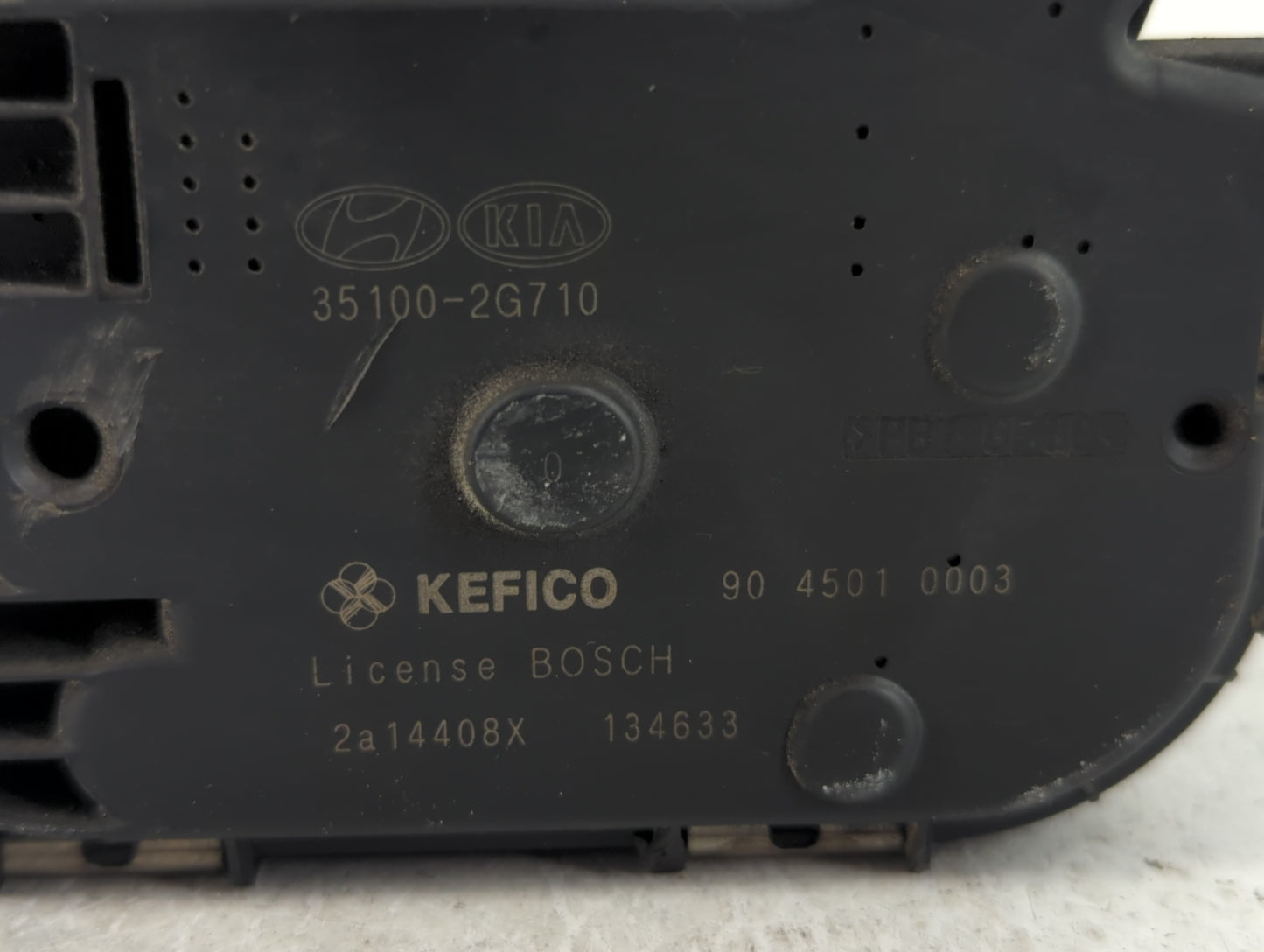 2011-2015 Kia Optima Throttle Body P/N:35100-2G710 Fits Fits 2011 2012 2013 2014 2015 2016 OEM Used Auto Parts - Oemusedauto
