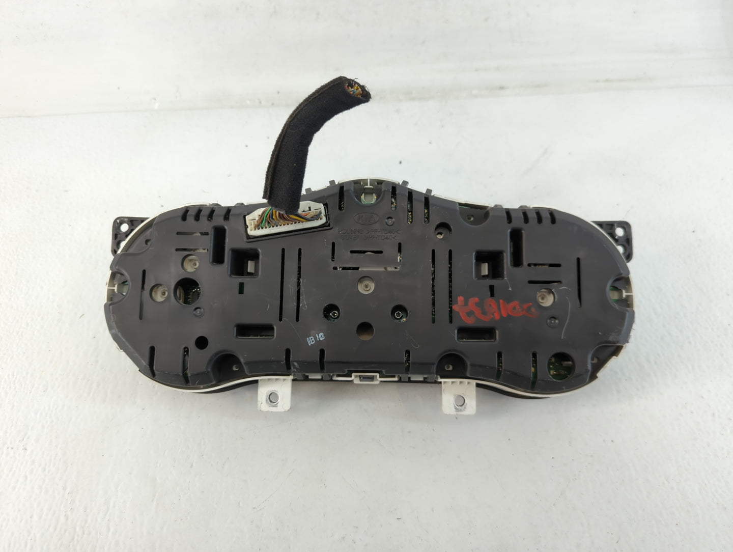 2011 Kia Optima Instrument Cluster Speedometer Gauges P/N:94001-2T310 Fits OEM Used Auto Parts - Oemusedautoparts1.com
