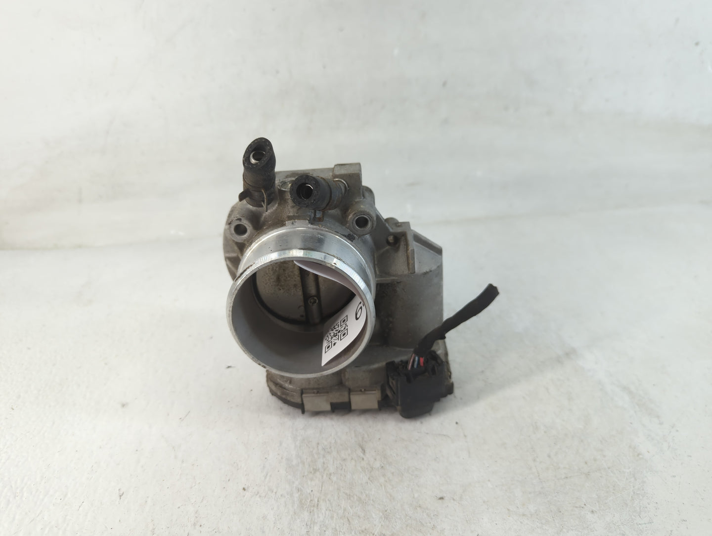 2011-2015 Kia Optima Throttle Body P/N:35100-2G710 Fits Fits 2011 2012 2013 2014 2015 2016 OEM Used Auto Parts - Oemusedauto