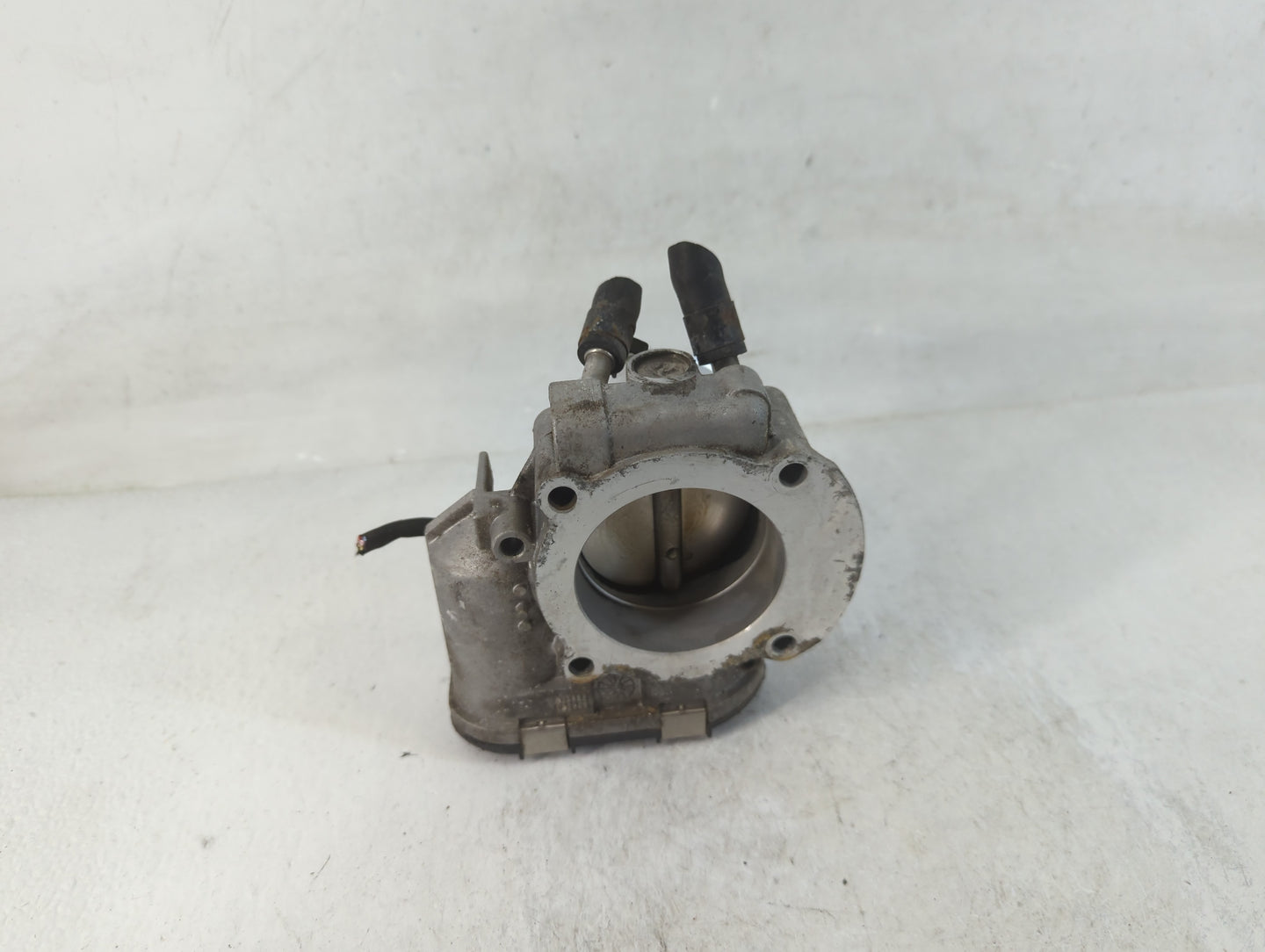 2011-2015 Kia Optima Throttle Body P/N:35100-2G710 Fits Fits 2011 2012 2013 2014 2015 2016 OEM Used Auto Parts - Oemusedauto