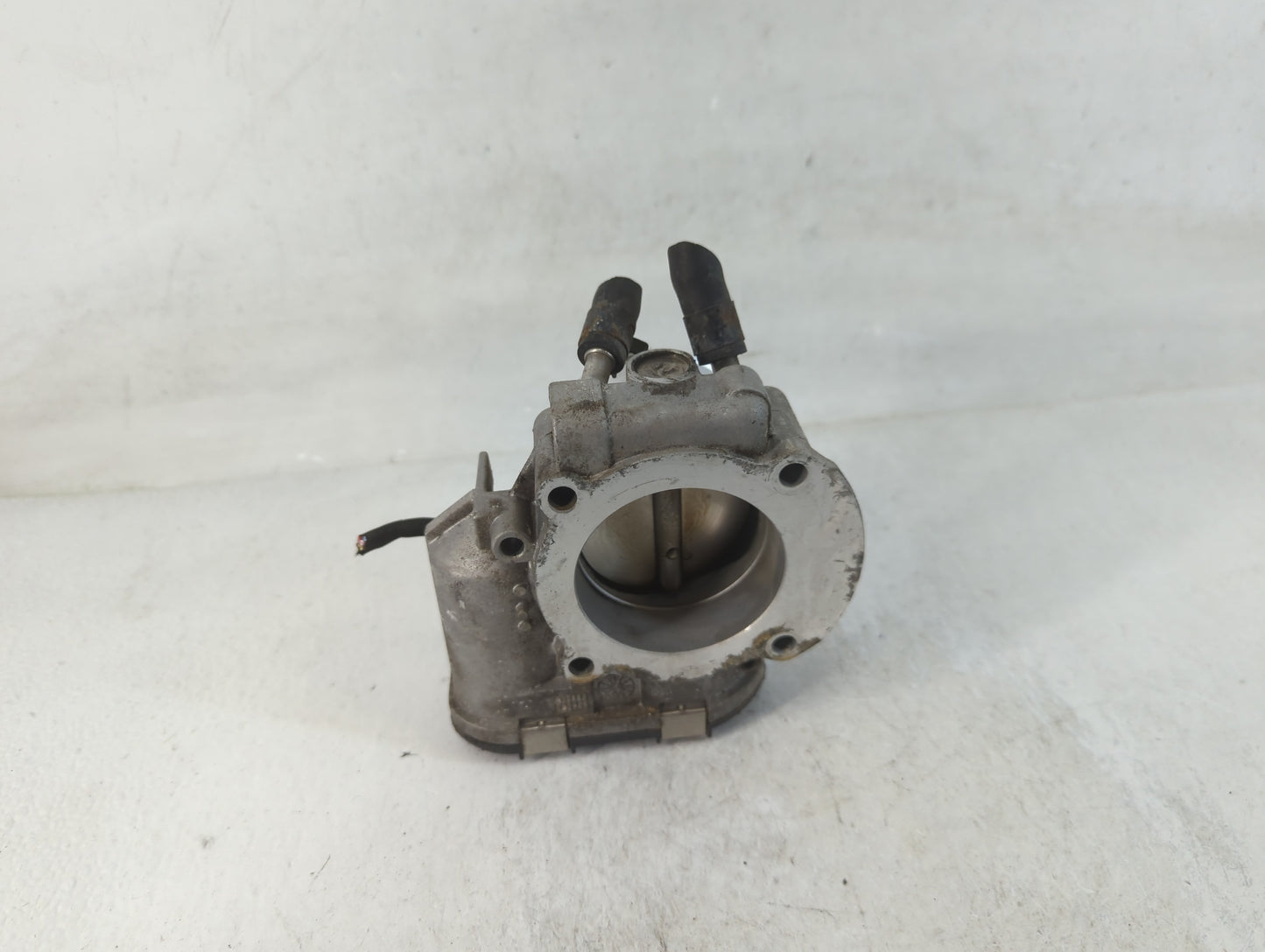 2011-2015 Kia Optima Throttle Body P/N:35100-2G710 Fits Fits 2011 2012 2013 2014 2015 2016 OEM Used Auto Parts - Oemusedauto