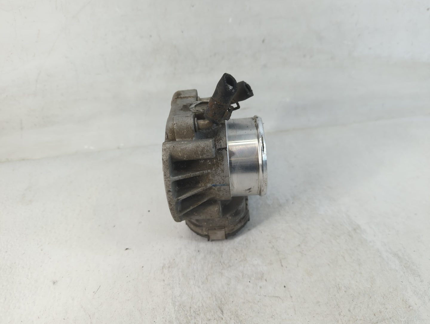 2011-2015 Kia Optima Throttle Body P/N:35100-2G710 Fits Fits 2011 2012 2013 2014 2015 2016 OEM Used Auto Parts - Oemusedauto