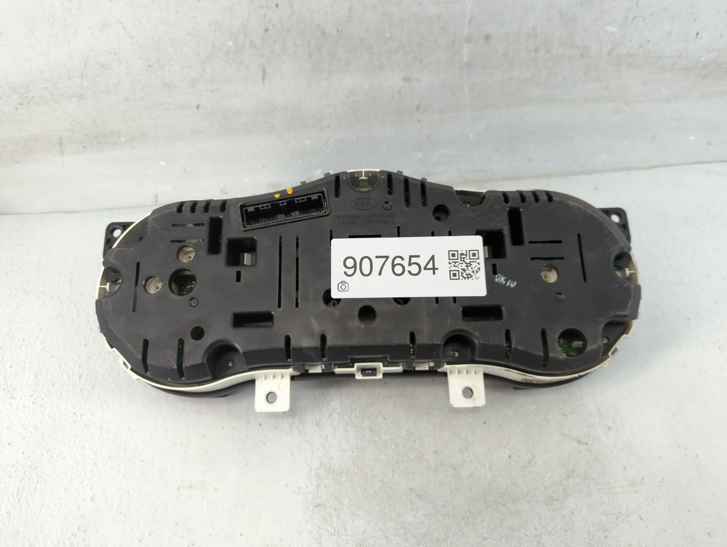 2011 Kia Optima Instrument Cluster Speedometer Gauges P/N:94001-2T270 Fits OEM Used Auto Parts - Oemusedautoparts1.com
