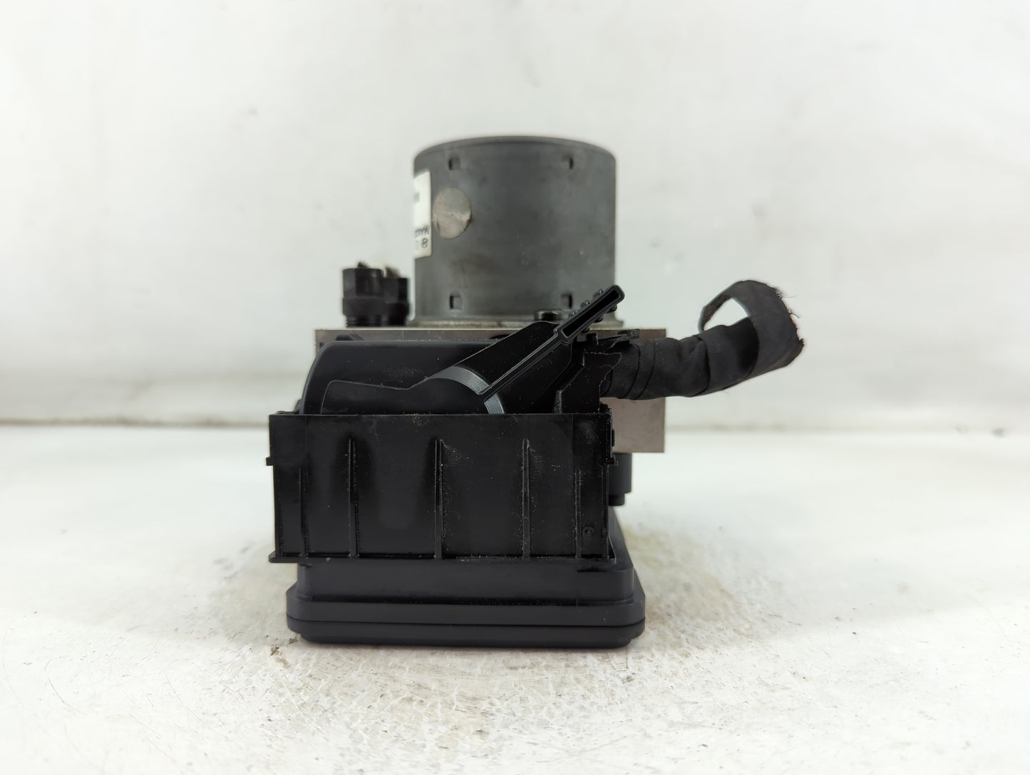 2011-2013 Kia Optima ABS Pump Control Module Replacement P/N:58920-2T550 Fits Fits 2011 2012 2013 OEM Used Auto Parts - Oemu