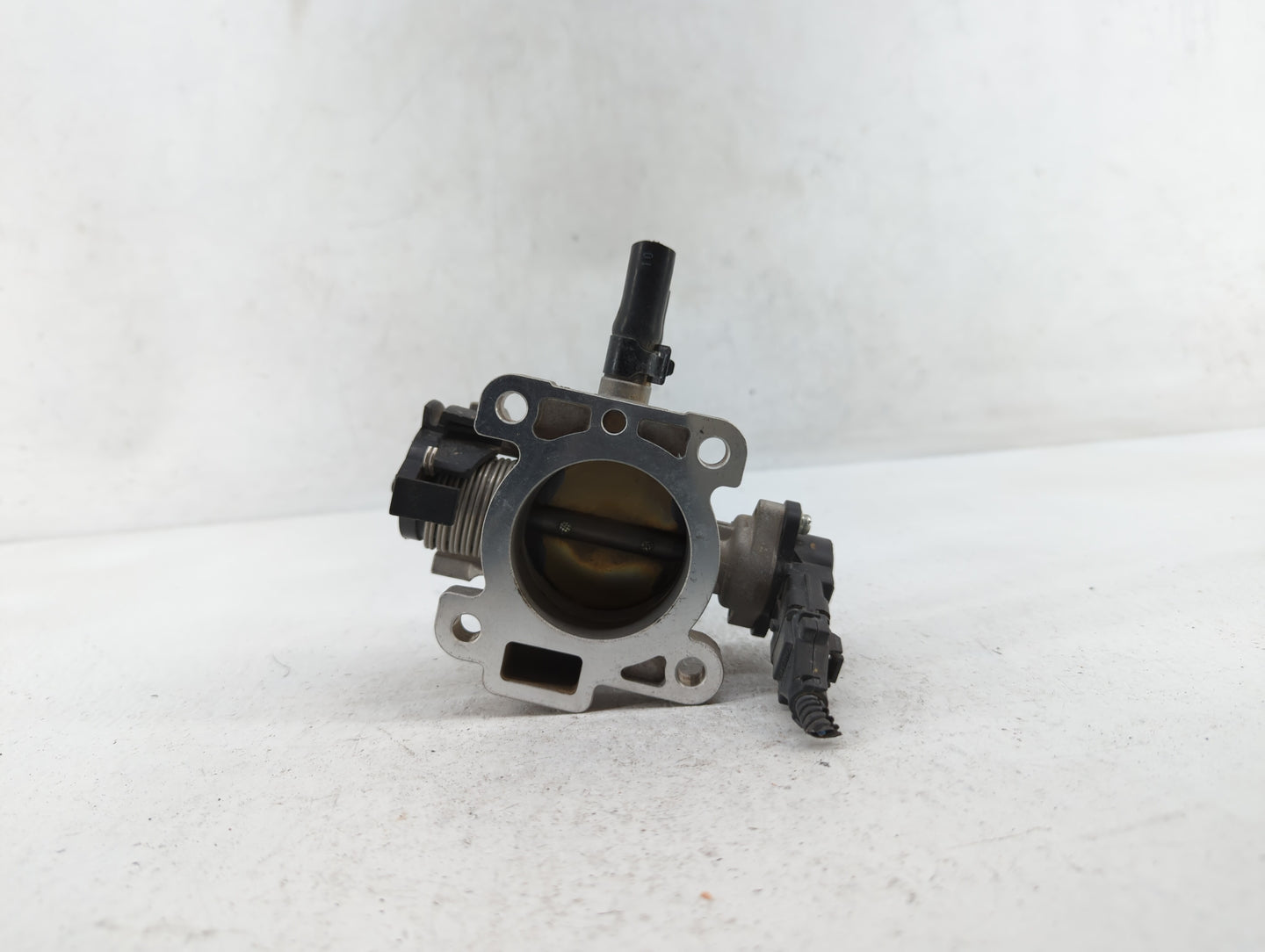 2006-2011 Kia Rio Throttle Body P/N:35100-26860 35170-26900 Fits Fits 2006 2007 2008 2009 2010 2011 OEM Used Auto Parts - Oe