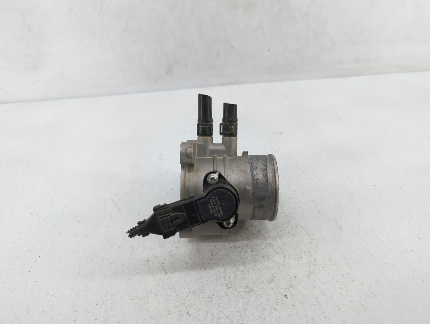 2006-2011 Kia Rio Throttle Body P/N:35100-26860 35170-26900 Fits Fits 2006 2007 2008 2009 2010 2011 OEM Used Auto Parts - Oe