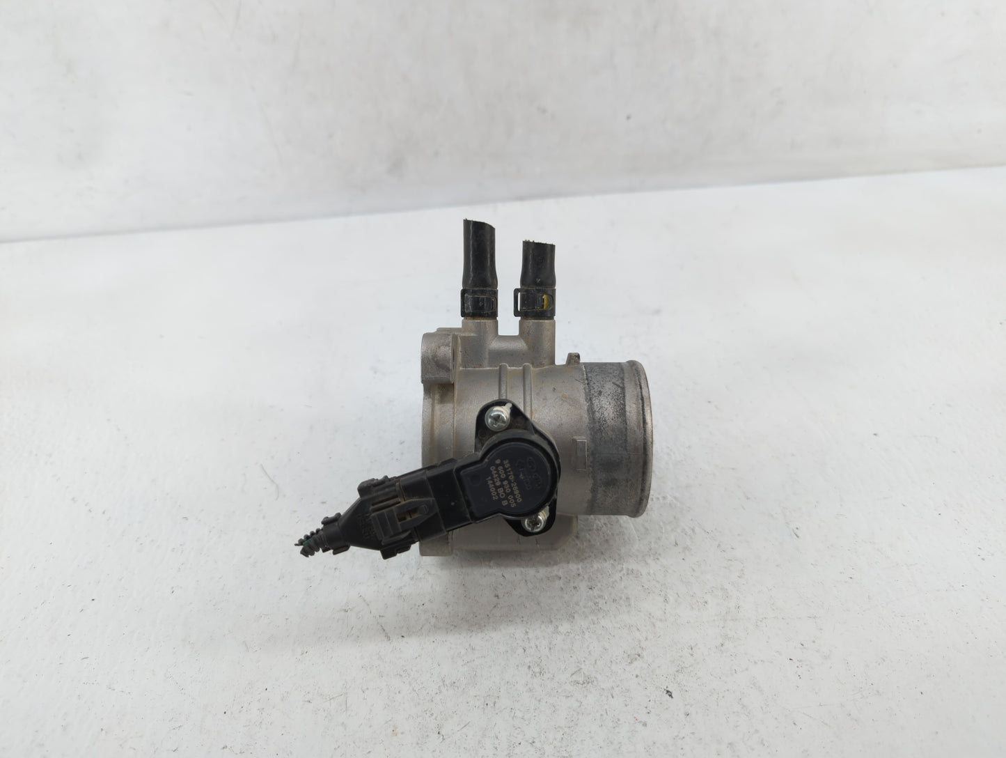 2006-2011 Kia Rio Throttle Body P/N:35100-26860 35170-26900 Fits Fits 2006 2007 2008 2009 2010 2011 OEM Used Auto Parts - Oe