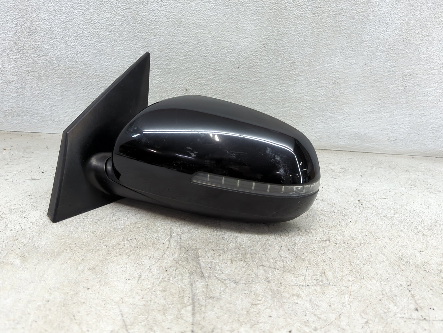 2011 Kia Rio5 Driver Side View Mirror - Left Door Mirror OEM Used - Oemusedautoparts1.com