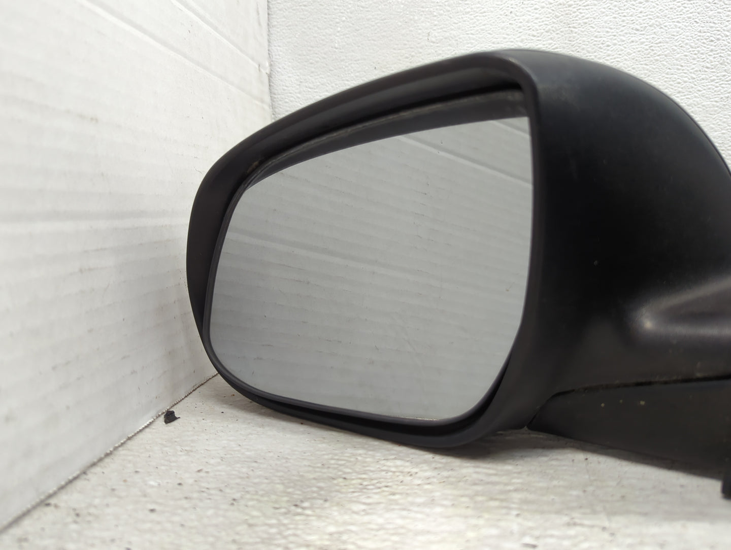 2011 Kia Rio5 Driver Side View Mirror - Left Door Mirror OEM Used - Oemusedautoparts1.com