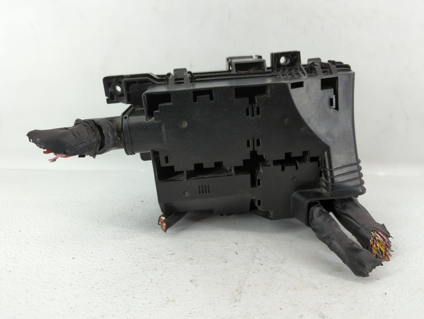 2007-2012 Kia Rondo Fusebox Fuse Box Panel Relay Module P/N:91950-1D150 Fits Fits 2007 2008 2009 2010 2011 2012 OEM Used Aut