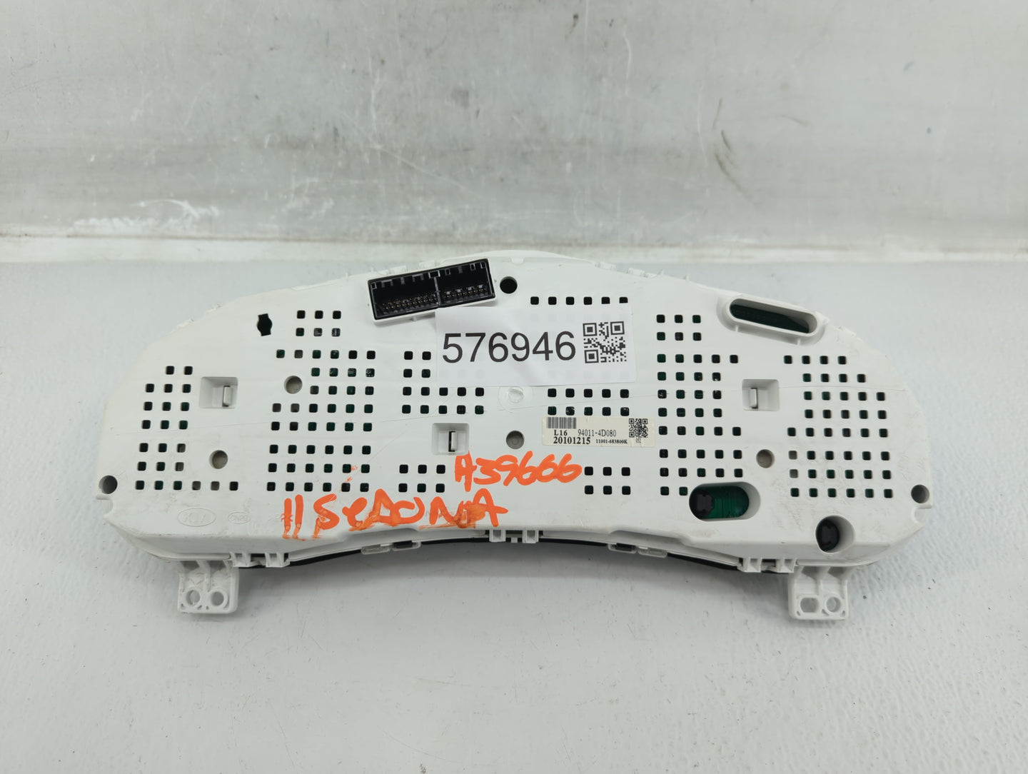 2011 Kia Sedona Instrument Cluster Speedometer Gauges P/N:94011-4D080 Fits OEM Used Auto Parts - Oemusedautoparts1.com