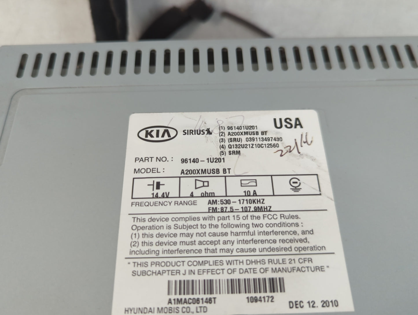 2011-2013 Kia Sorento Radio AM FM Cd Player Receiver Replacement P/N:96140-1U201 Fits Fits 2011 2012 2013 OEM Used Auto Part