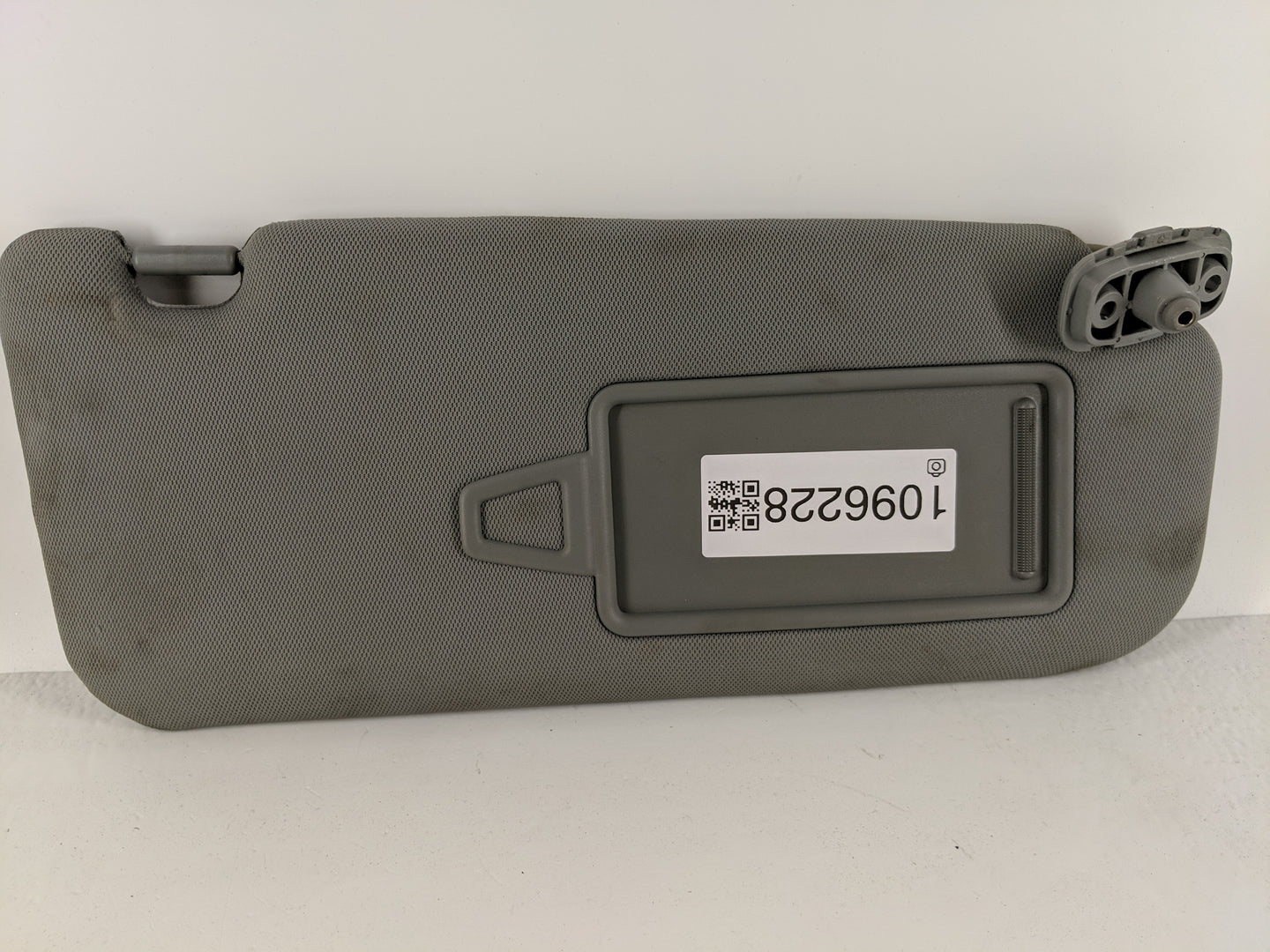 2011-2015 Kia Sorento Sun Visor Shade Replacement Passenger Right Mirror Fits Fits 2011 2012 2013 2014 2015 OEM Used Auto Pa