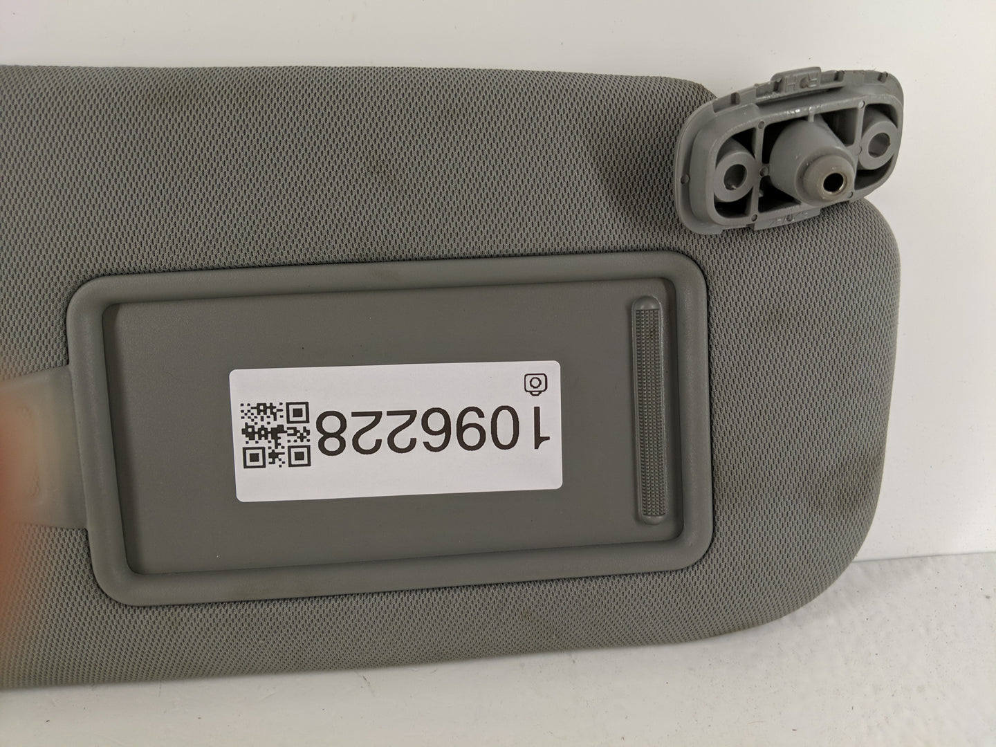 2011-2015 Kia Sorento Sun Visor Shade Replacement Passenger Right Mirror Fits Fits 2011 2012 2013 2014 2015 OEM Used Auto Pa