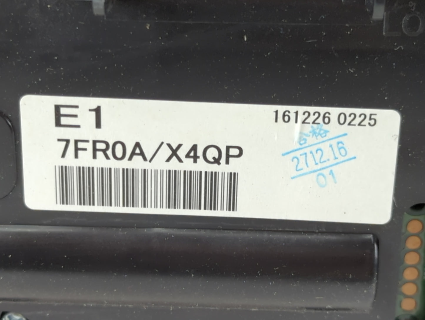 2011-2013 Kia Sorento Instrument Cluster Speedometer Gauges P/N:94001-1U020 Fits Fits 2011 2012 2013 OEM Used Auto Parts - O
