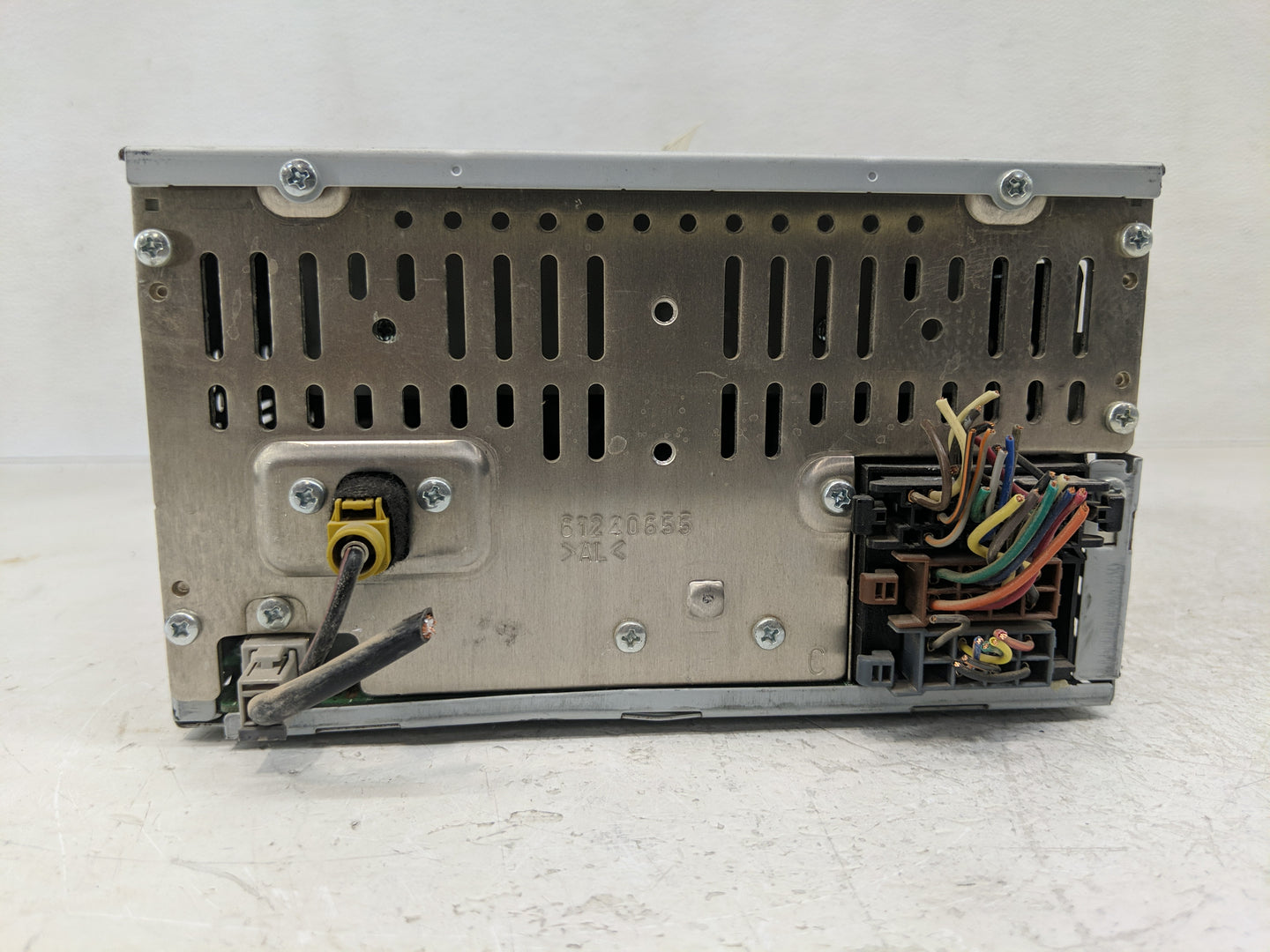 2011-2013 Kia Sorento Radio AM FM Cd Player Receiver Replacement P/N:96140-1U201 Fits Fits 2011 2012 2013 OEM Used Auto Part