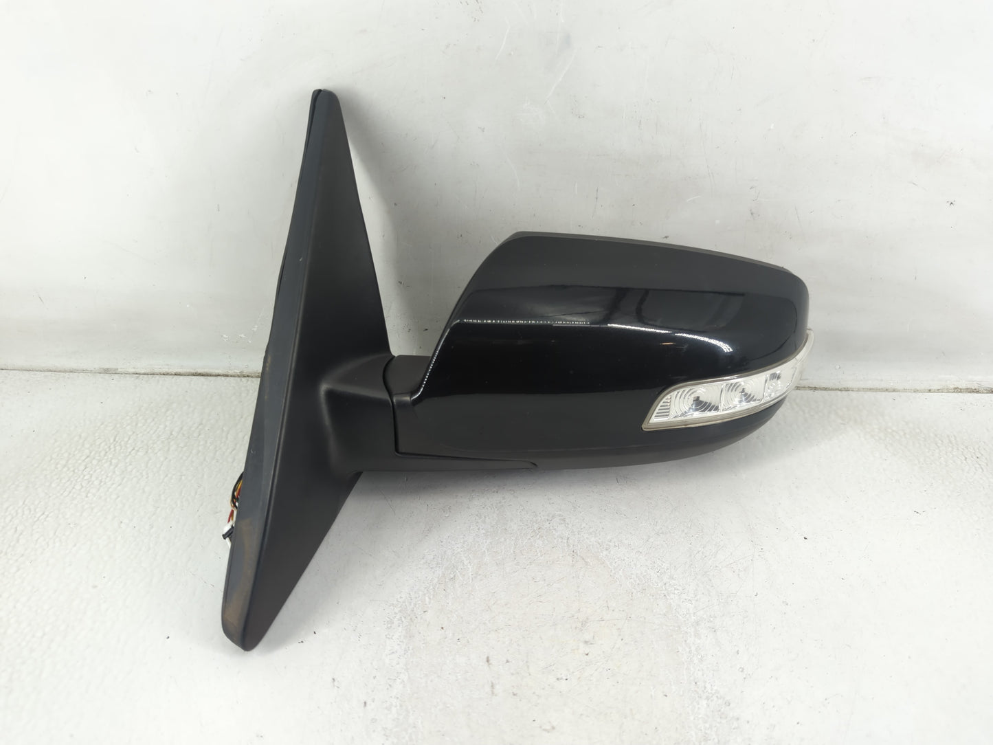 2011-2015 Kia Sorento Driver Side View Mirror - Left Door Mirror OEM Used - Oemusedautoparts1.com