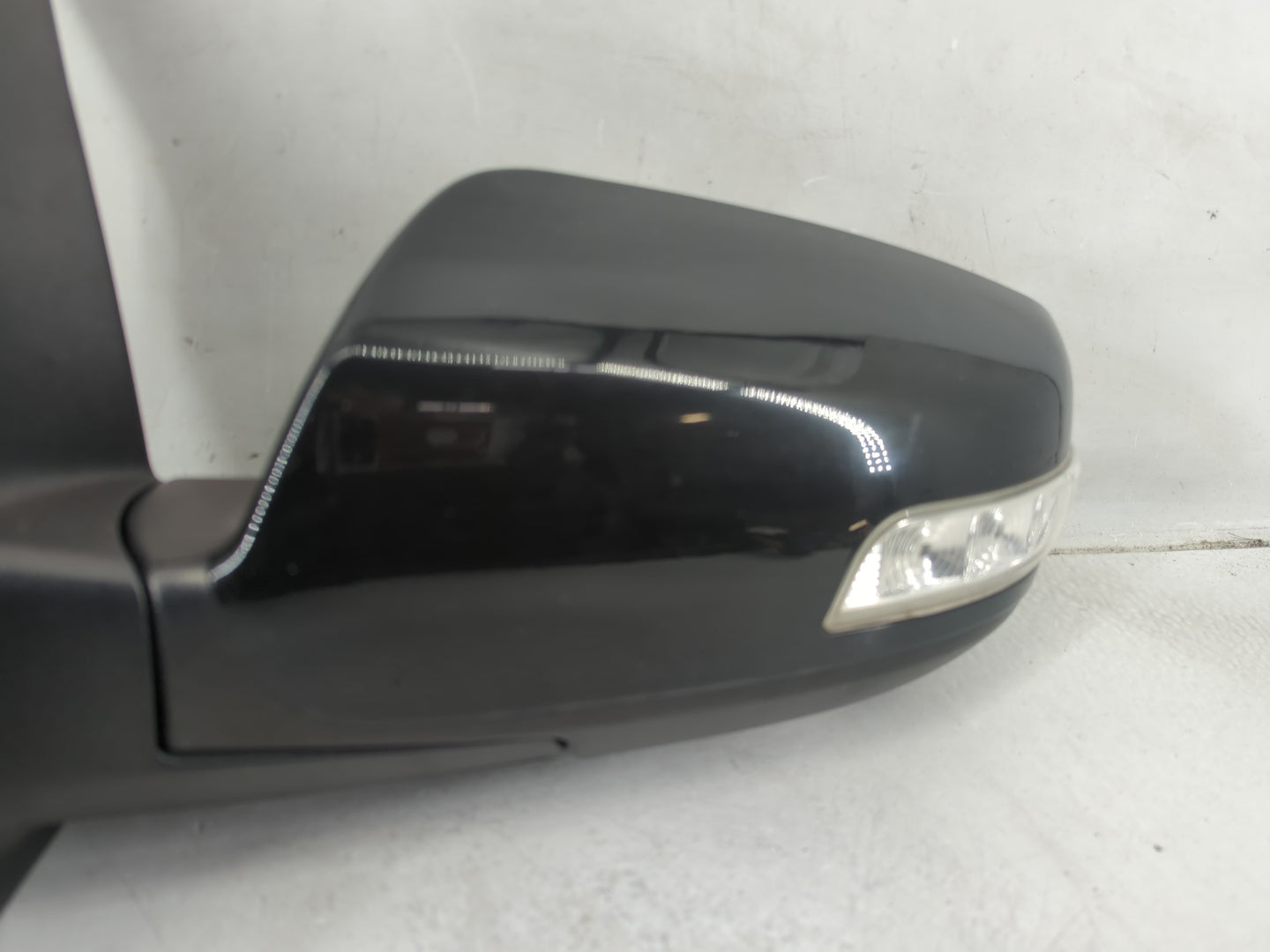 2011-2015 Kia Sorento Driver Side View Mirror - Left Door Mirror OEM Used - Oemusedautoparts1.com