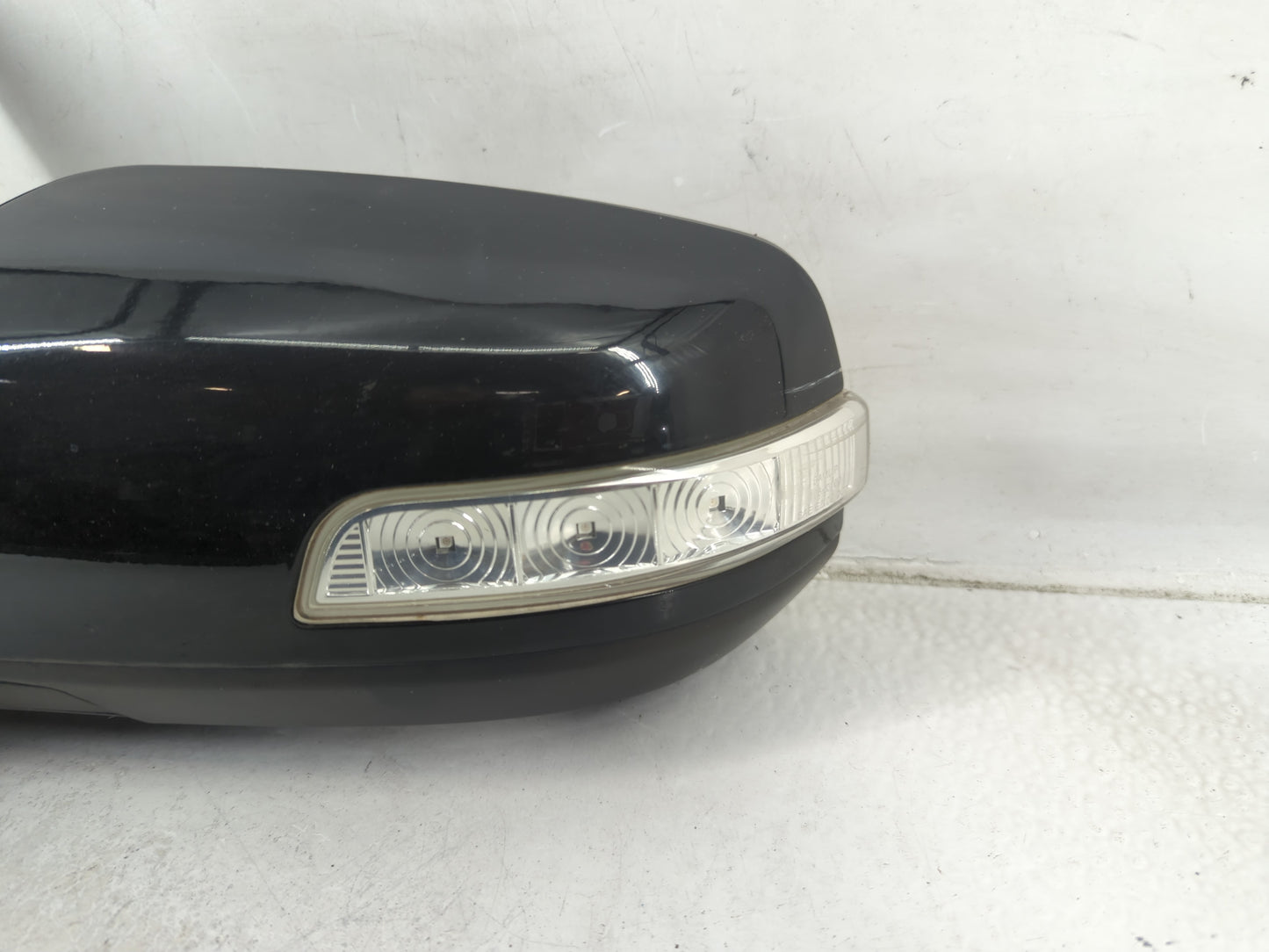 2011-2015 Kia Sorento Driver Side View Mirror - Left Door Mirror OEM Used - Oemusedautoparts1.com