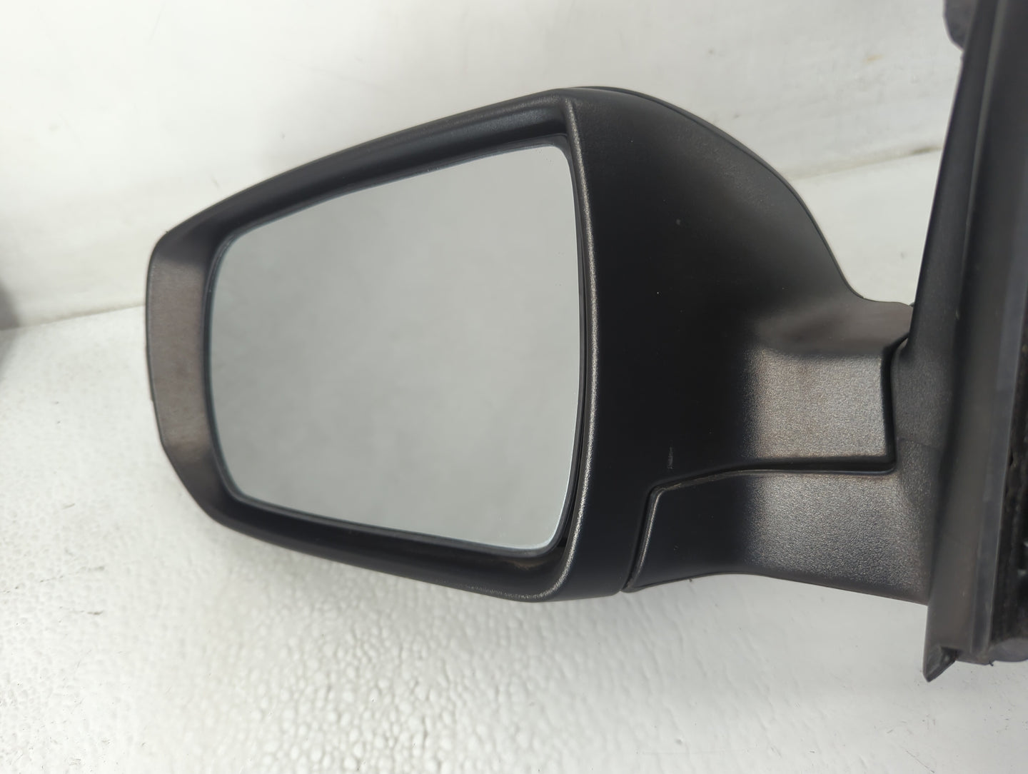 2011-2015 Kia Sorento Driver Side View Mirror - Left Door Mirror OEM Used - Oemusedautoparts1.com