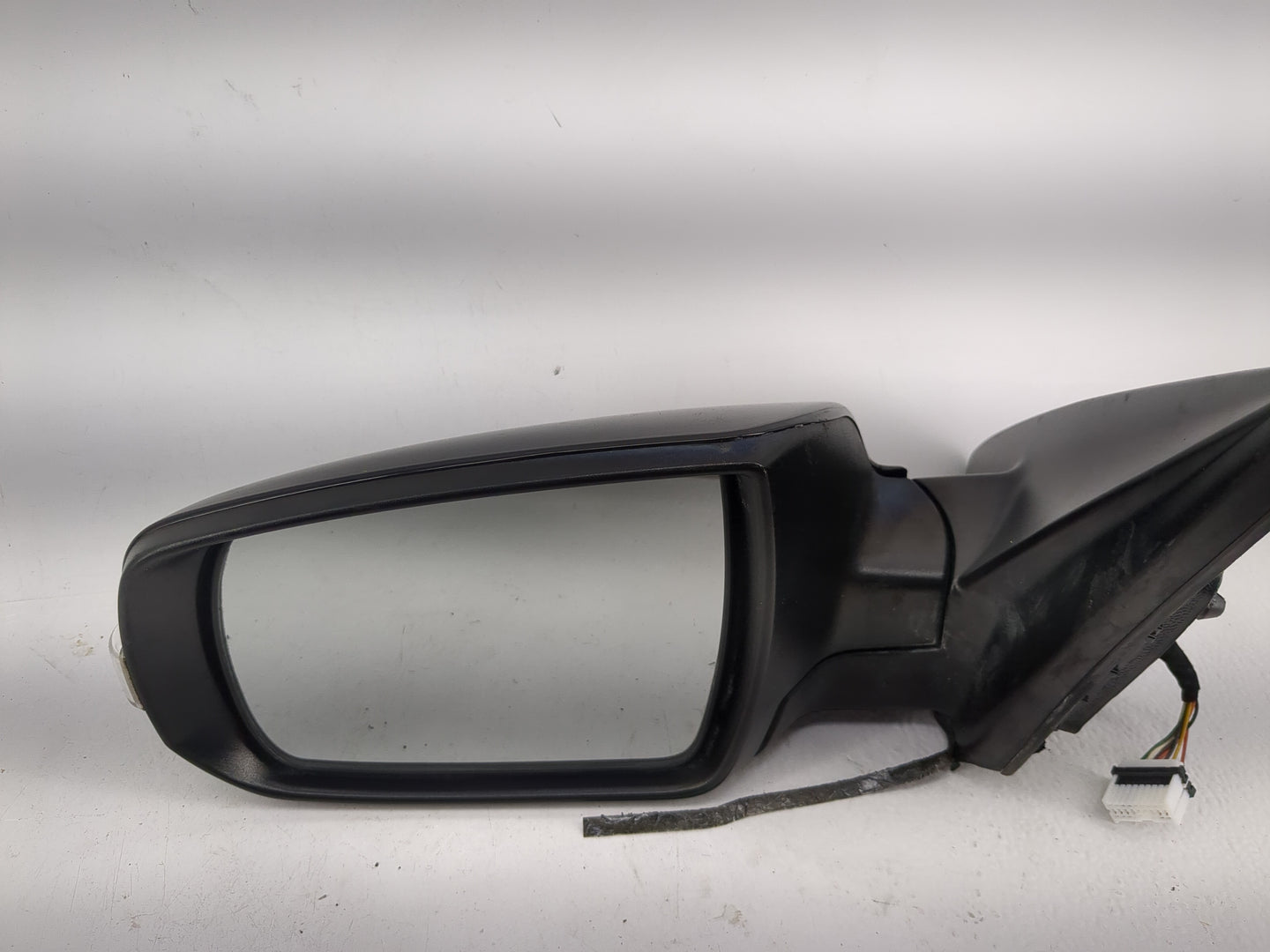 2011-2015 Kia Sorento Driver Side View Mirror - Left Door Mirror OEM Used - Oemusedautoparts1.com
