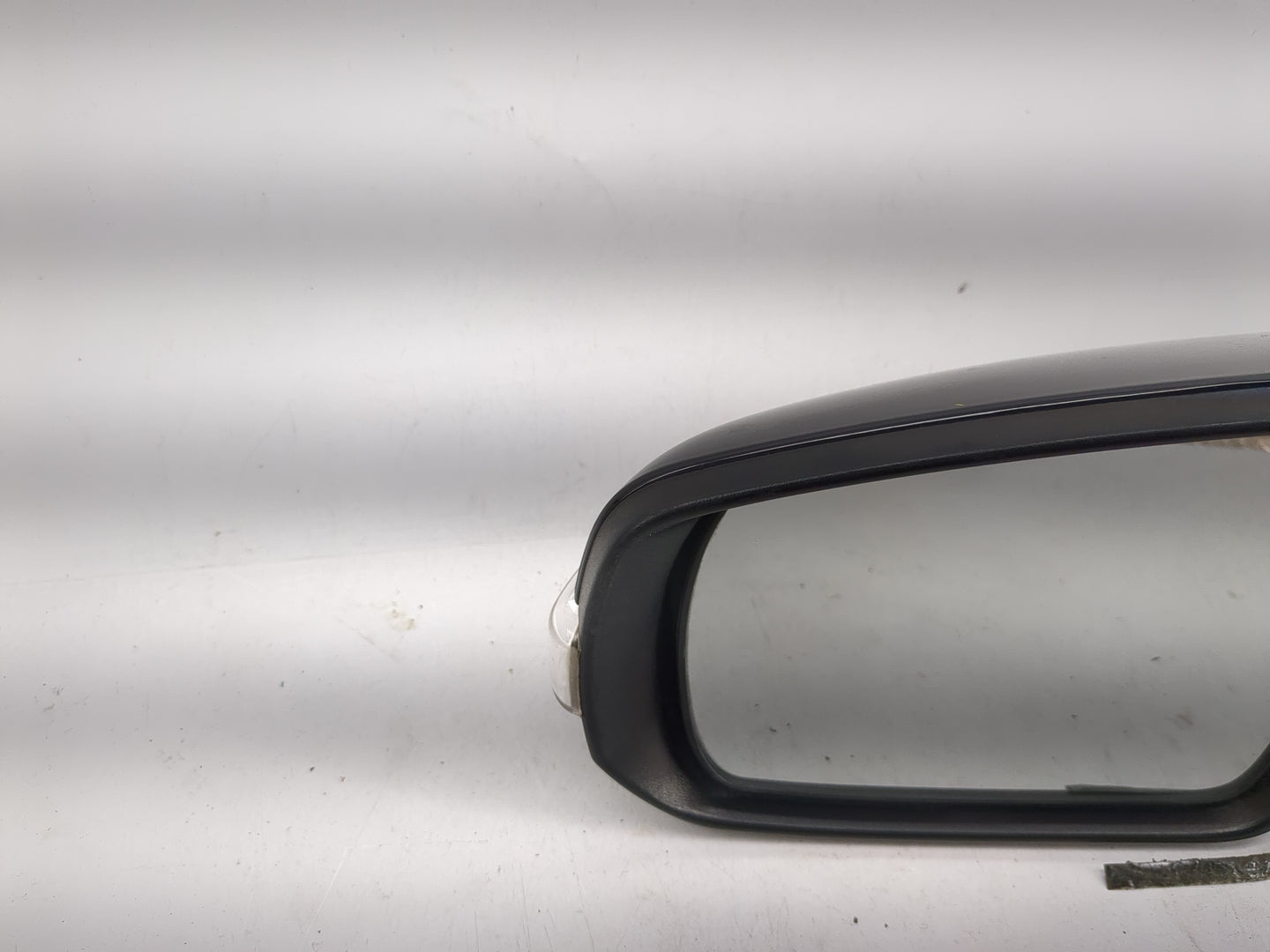 2011-2015 Kia Sorento Driver Side View Mirror - Left Door Mirror OEM Used - Oemusedautoparts1.com