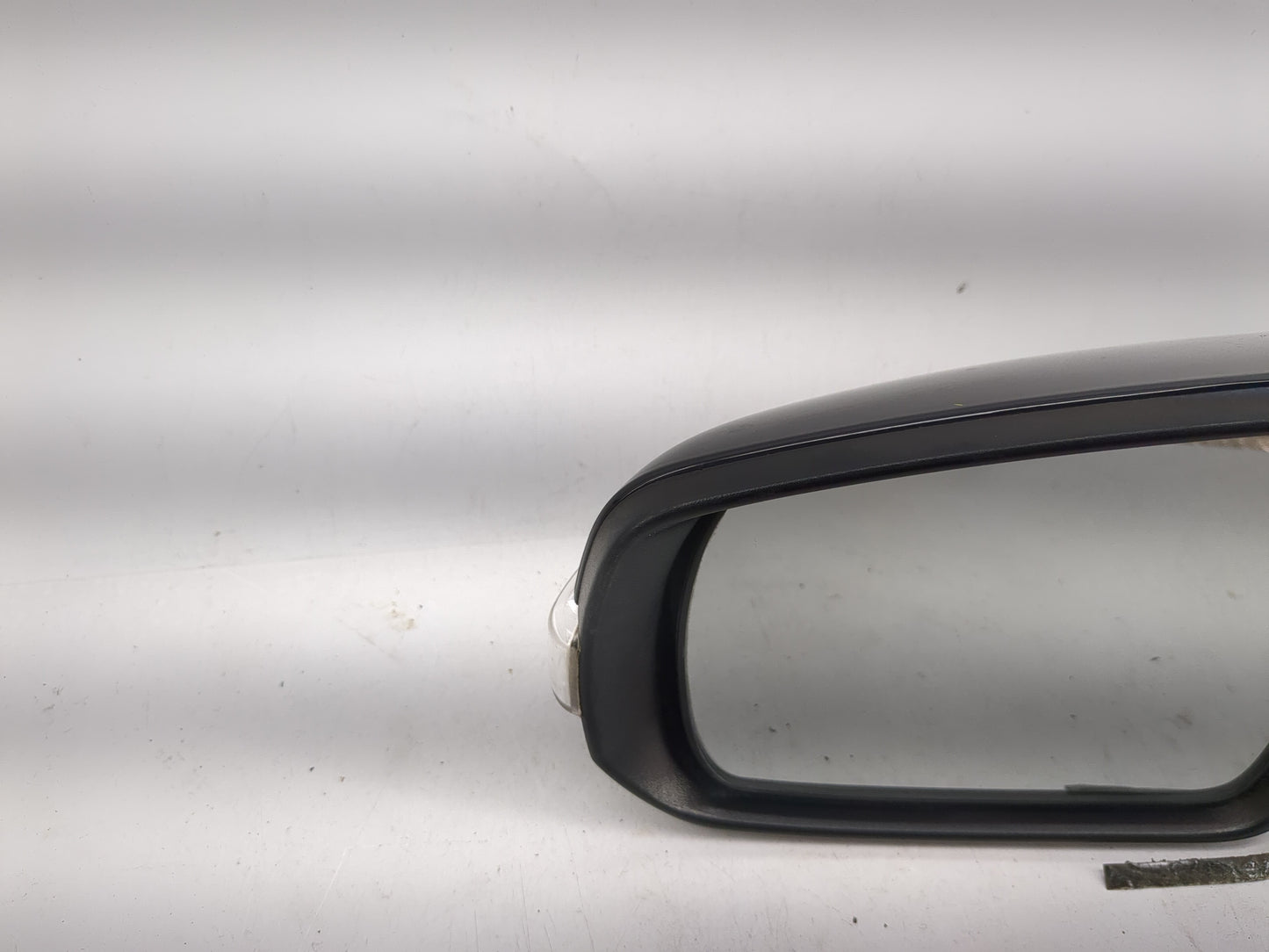 2011-2015 Kia Sorento Driver Side View Mirror - Left Door Mirror OEM Used - Oemusedautoparts1.com