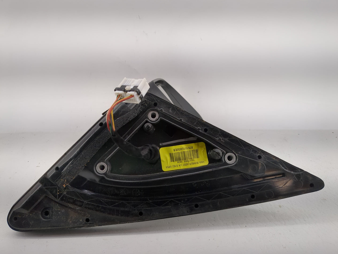 2011-2015 Kia Sorento Driver Side View Mirror - Left Door Mirror OEM Used - Oemusedautoparts1.com