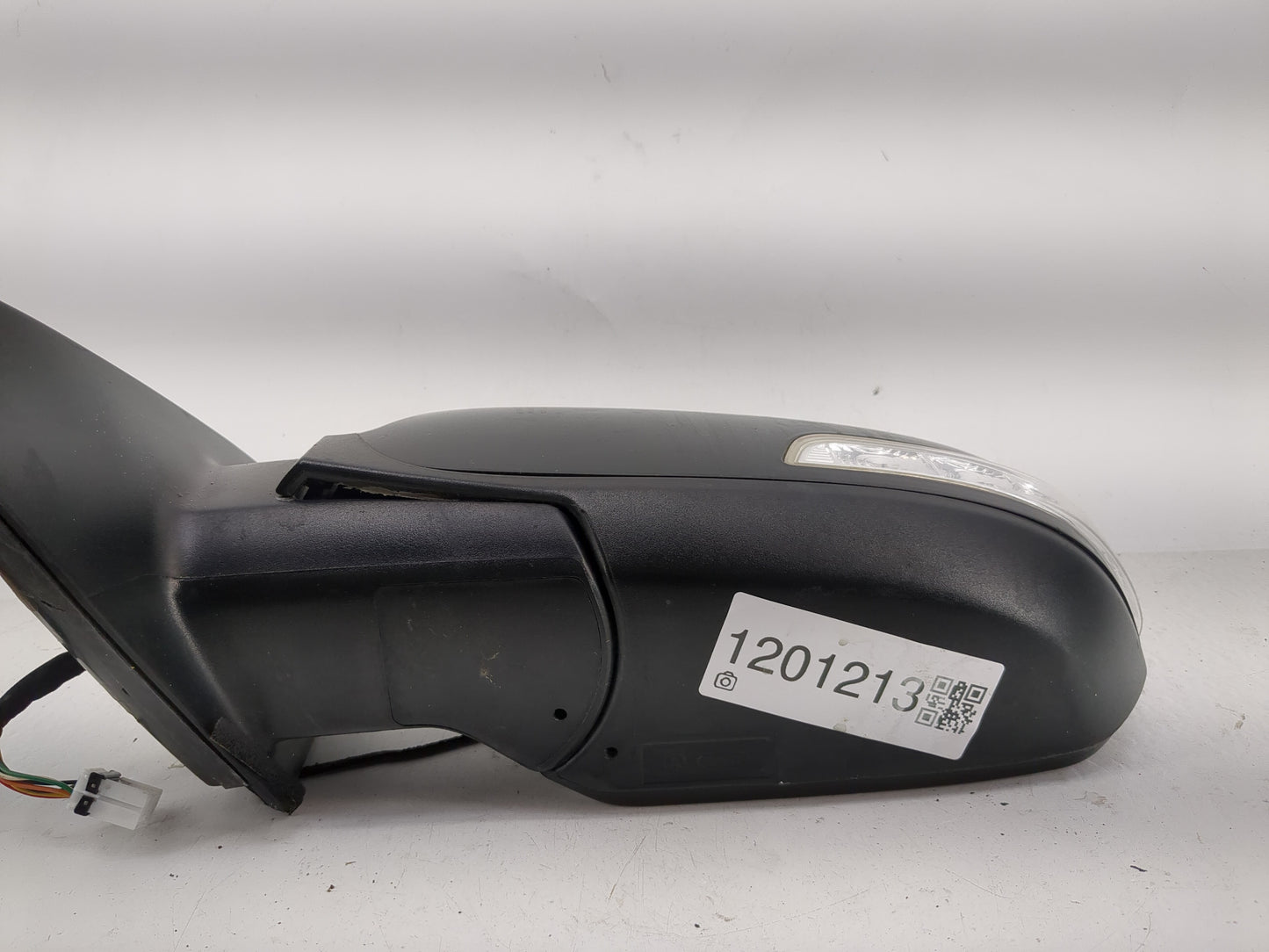 2011-2015 Kia Sorento Driver Side View Mirror - Left Door Mirror OEM Used - Oemusedautoparts1.com