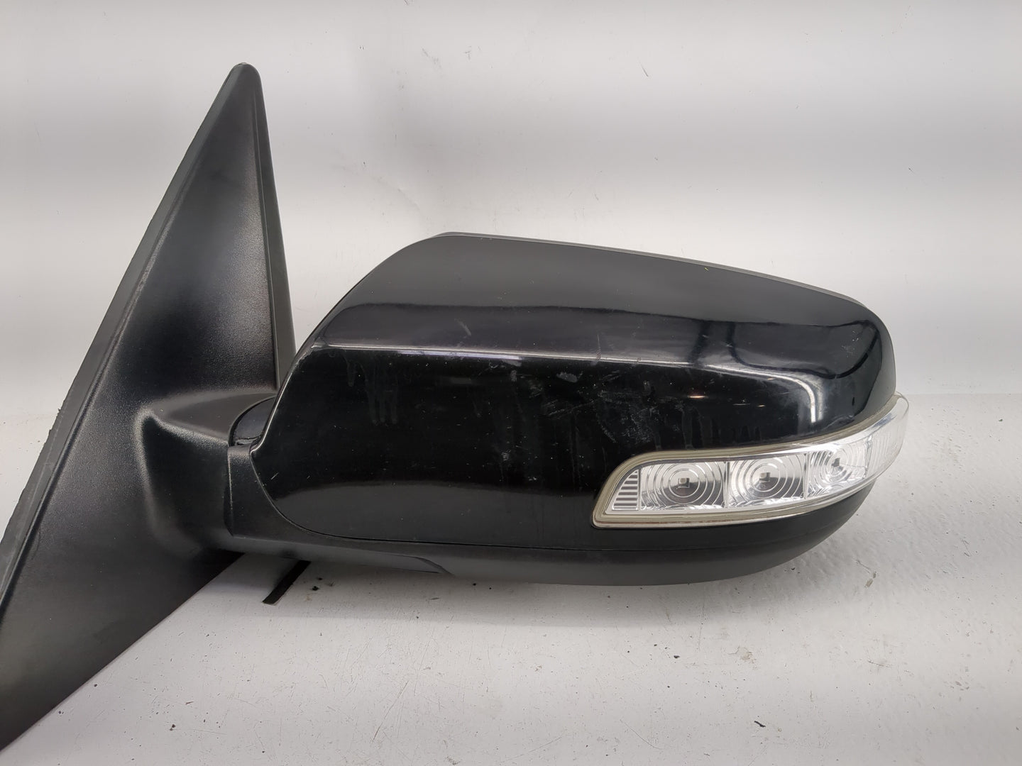 2011-2015 Kia Sorento Driver Side View Mirror - Left Door Mirror OEM Used - Oemusedautoparts1.com