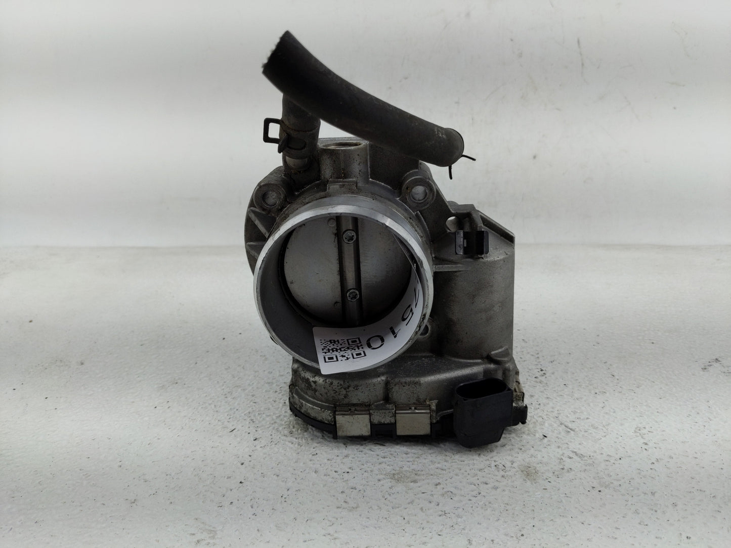 2011-2013 Kia Sorento Throttle Body P/N:35100-25400 Fits Fits 2006 2007 2008 2009 2010 2011 2012 2013 OEM Used Auto Parts - 