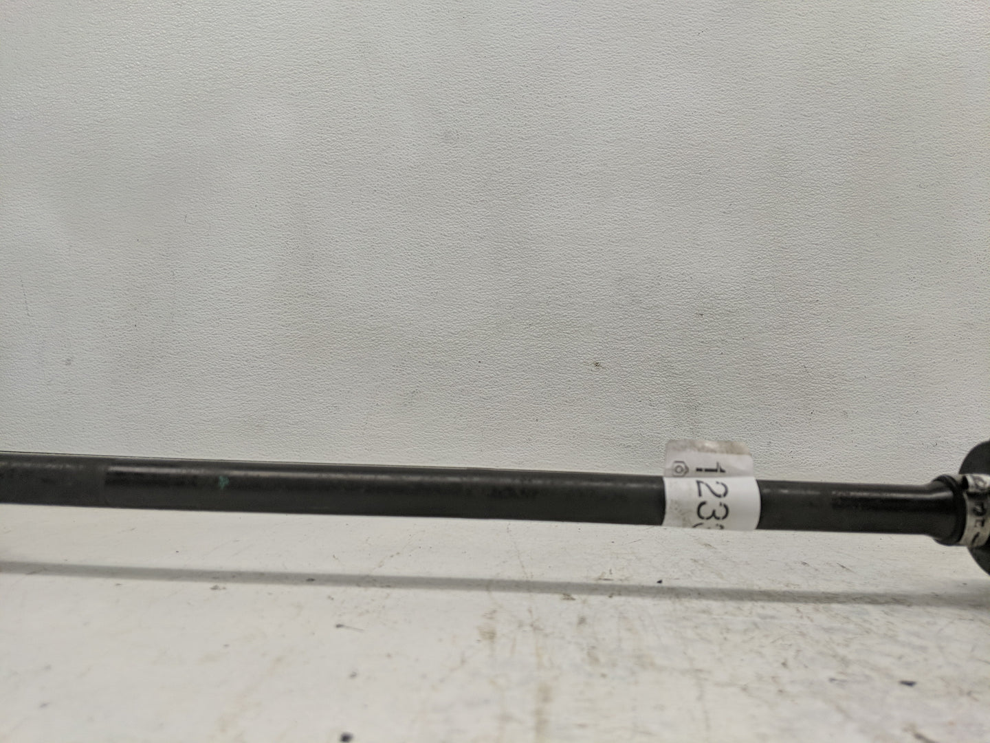 2011 Kia Sorento Axle Shaft Front Driver Cv C/v - Oemusedautoparts1.com