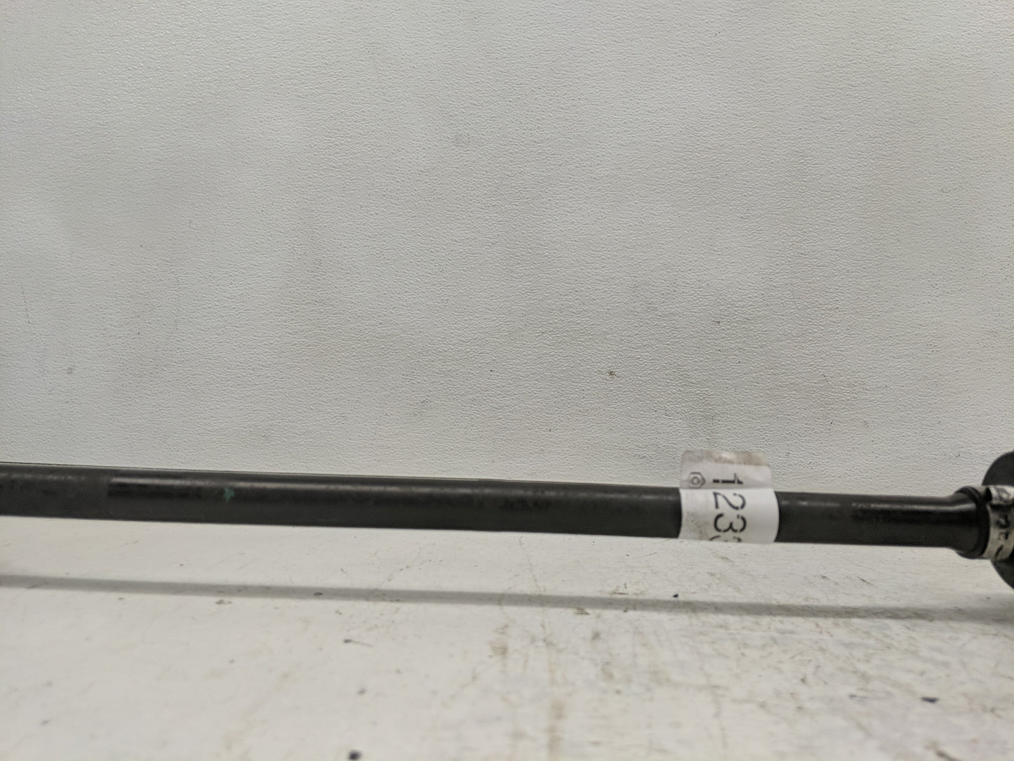 2011 Kia Sorento Axle Shaft Front Driver Cv C/v - Oemusedautoparts1.com