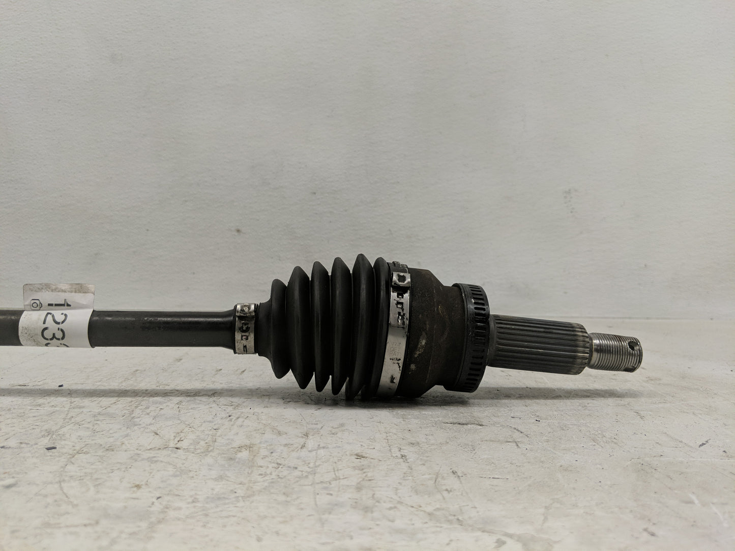 2011 Kia Sorento Axle Shaft Front Driver Cv C/v - Oemusedautoparts1.com