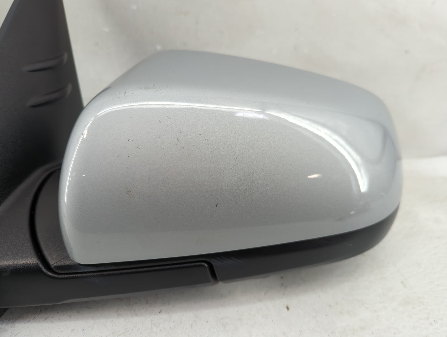 2011-2013 Kia Sorento Driver Side View Mirror - Left Door Mirror OEM Used - Oemusedautoparts1.com