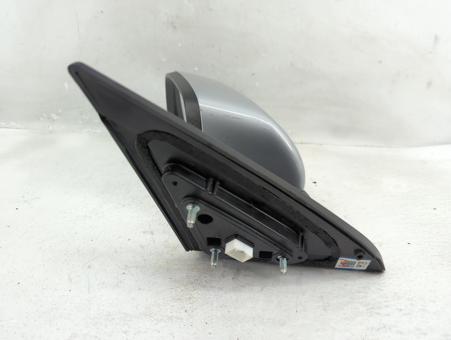 2011-2013 Kia Sorento Driver Side View Mirror - Left Door Mirror OEM Used - Oemusedautoparts1.com