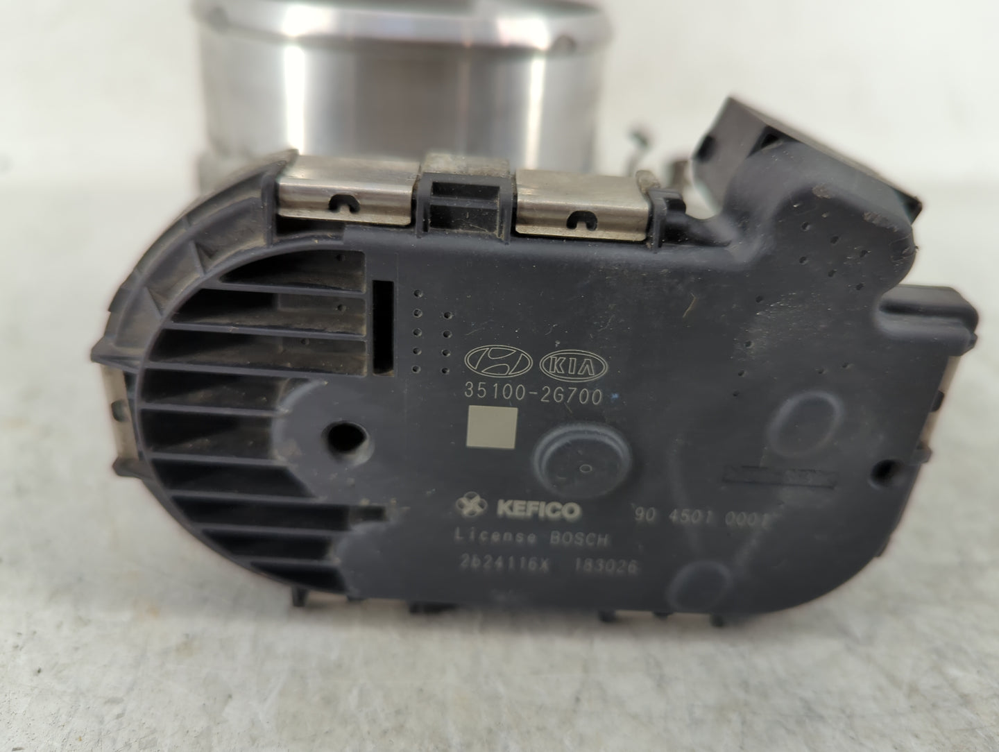 2012-2015 Kia Sorento Throttle Body P/N:35100-2G700 Fits Fits 2011 2012 2013 2014 2015 2016 OEM Used Auto Parts - Oemusedaut