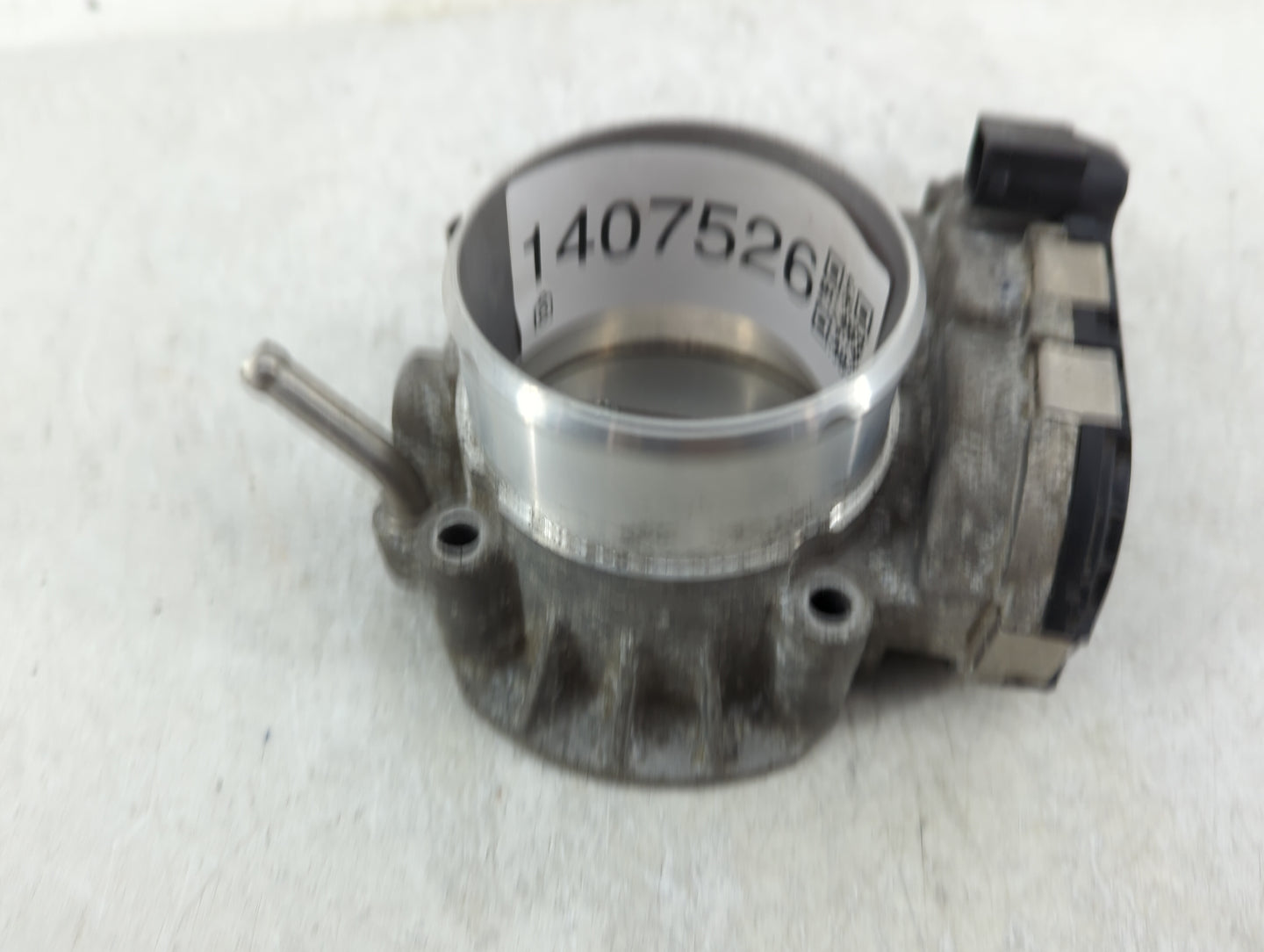 2012-2015 Kia Sorento Throttle Body P/N:35100-2G700 Fits Fits 2011 2012 2013 2014 2015 2016 OEM Used Auto Parts - Oemusedaut