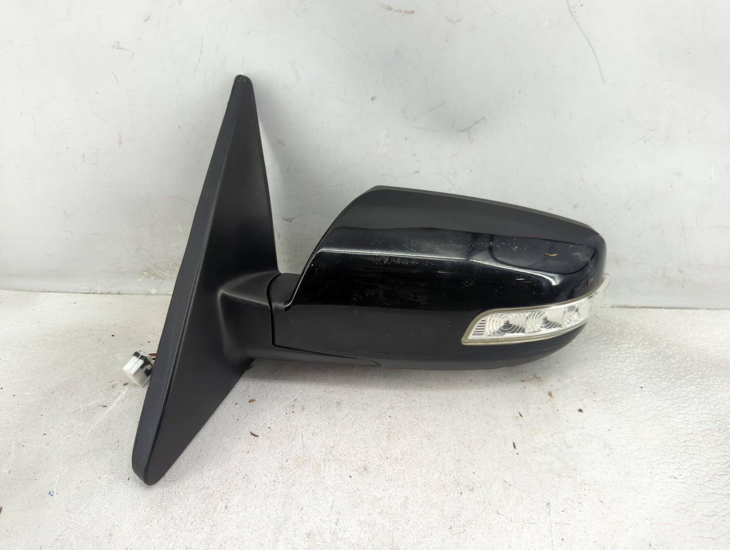 2011-2015 Kia Sorento Driver Side View Mirror - Left Door Mirror OEM Used - Oemusedautoparts1.com