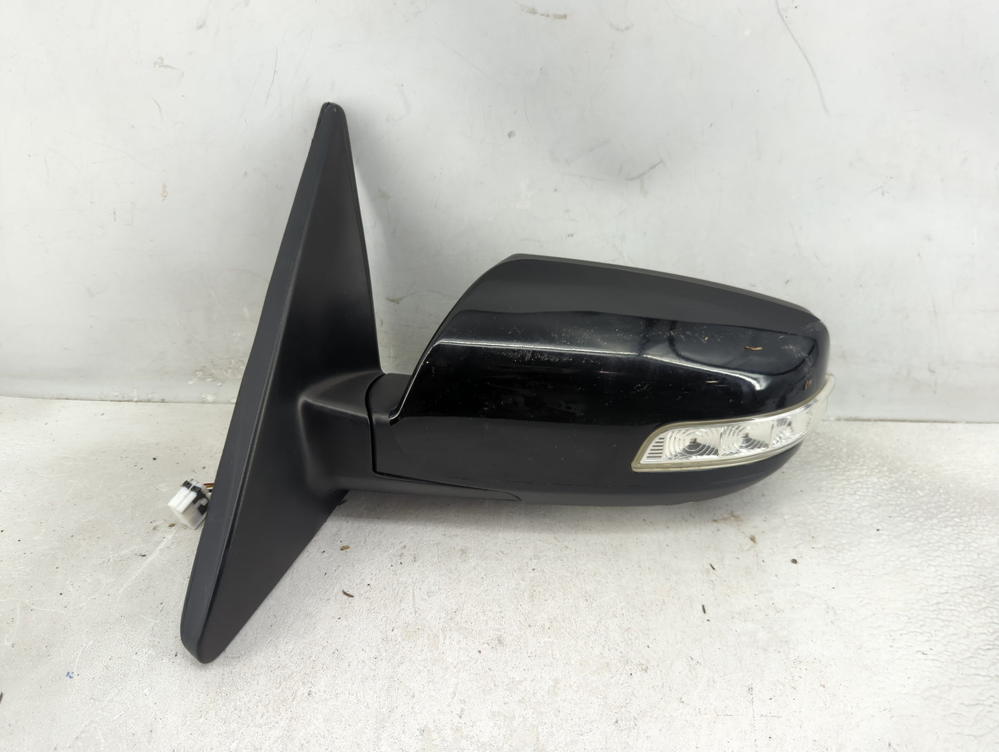 2011-2015 Kia Sorento Driver Side View Mirror - Left Door Mirror OEM Used - Oemusedautoparts1.com