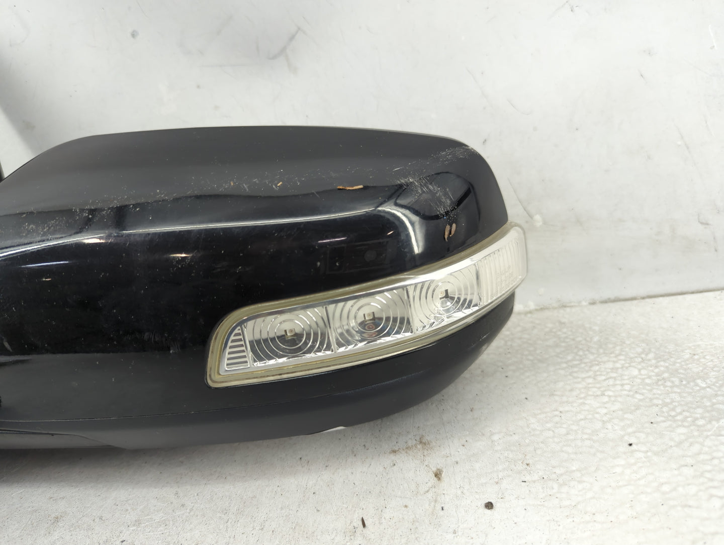 2011-2015 Kia Sorento Driver Side View Mirror - Left Door Mirror OEM Used - Oemusedautoparts1.com