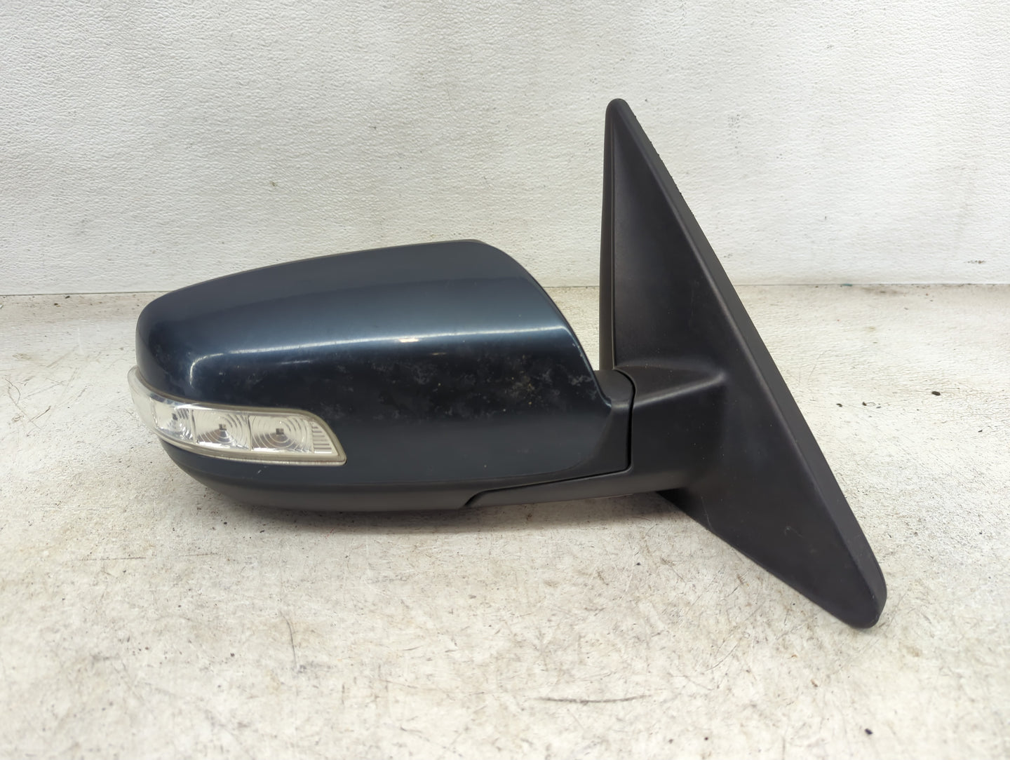2011-2015 Kia Sorento Passenger Side View Mirror - Right Door Mirror OEM Used - Oemusedautoparts1.com