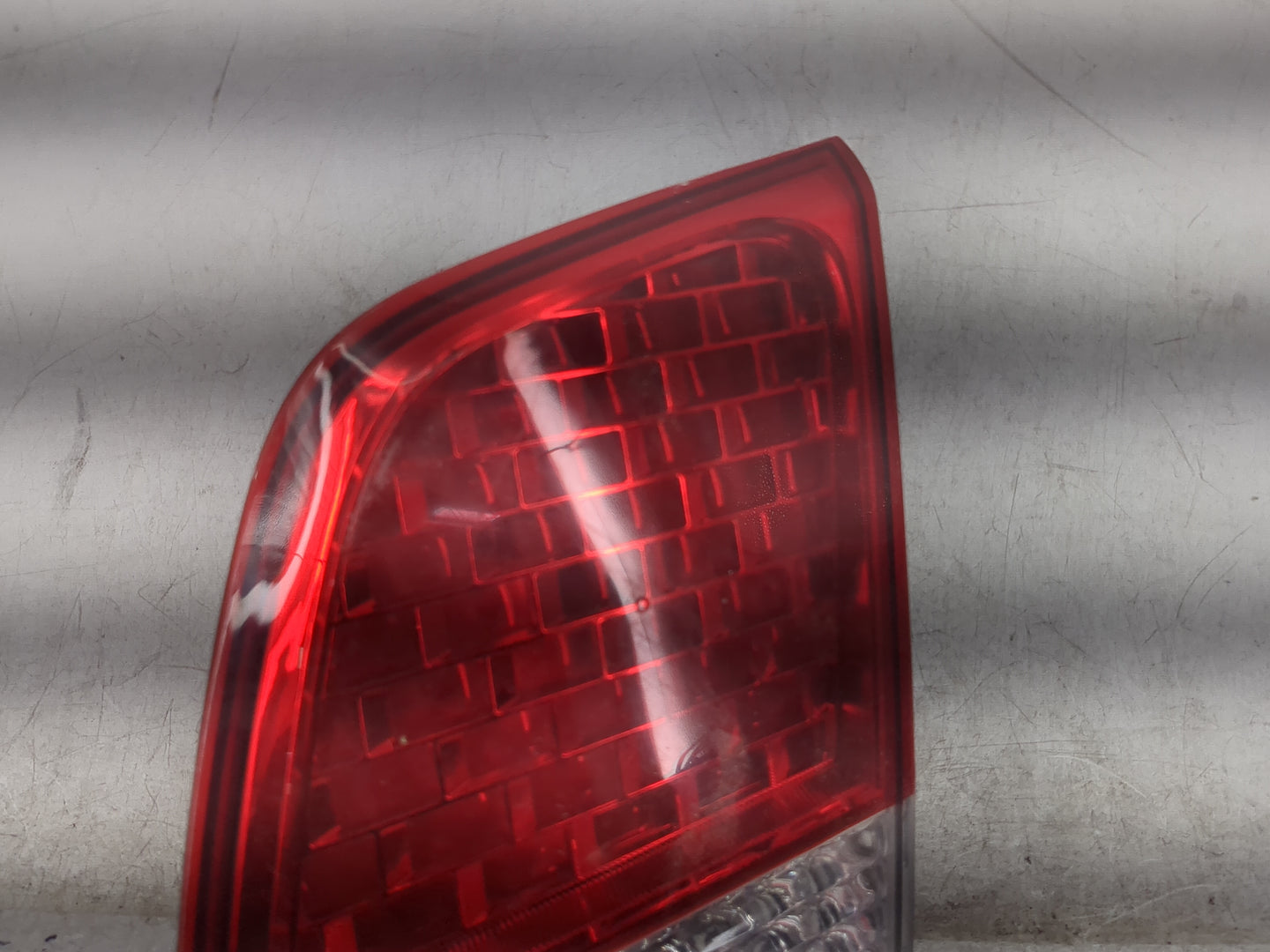 2011-2013 Kia Sorento Tail Light Assembly Passenger Right OEM P/N:92406-1U000 Fits Fits 2011 2012 2013 OEM Used Auto Parts -