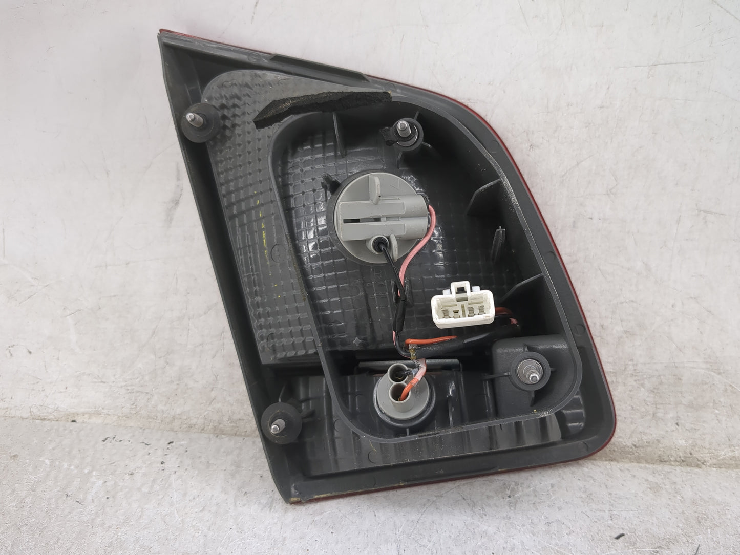 2011-2013 Kia Sorento Tail Light Assembly Passenger Right OEM P/N:92406-1U000 Fits Fits 2011 2012 2013 OEM Used Auto Parts -