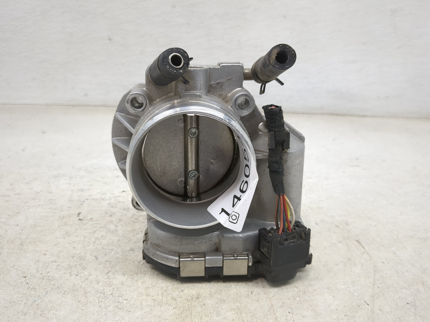 2011-2013 Kia Sorento Throttle Body P/N:9 590 930 001 35100-25400 Fits Fits 2006 2007 2008 2009 2010 2011 2012 2013 OEM Used