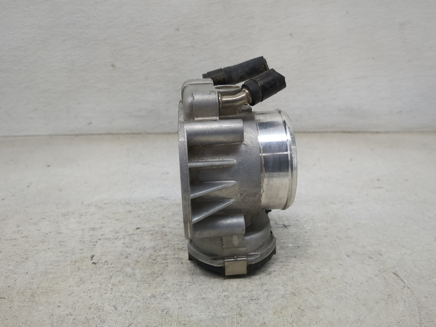 2011-2013 Kia Sorento Throttle Body P/N:9 590 930 001 35100-25400 Fits Fits 2006 2007 2008 2009 2010 2011 2012 2013 OEM Used