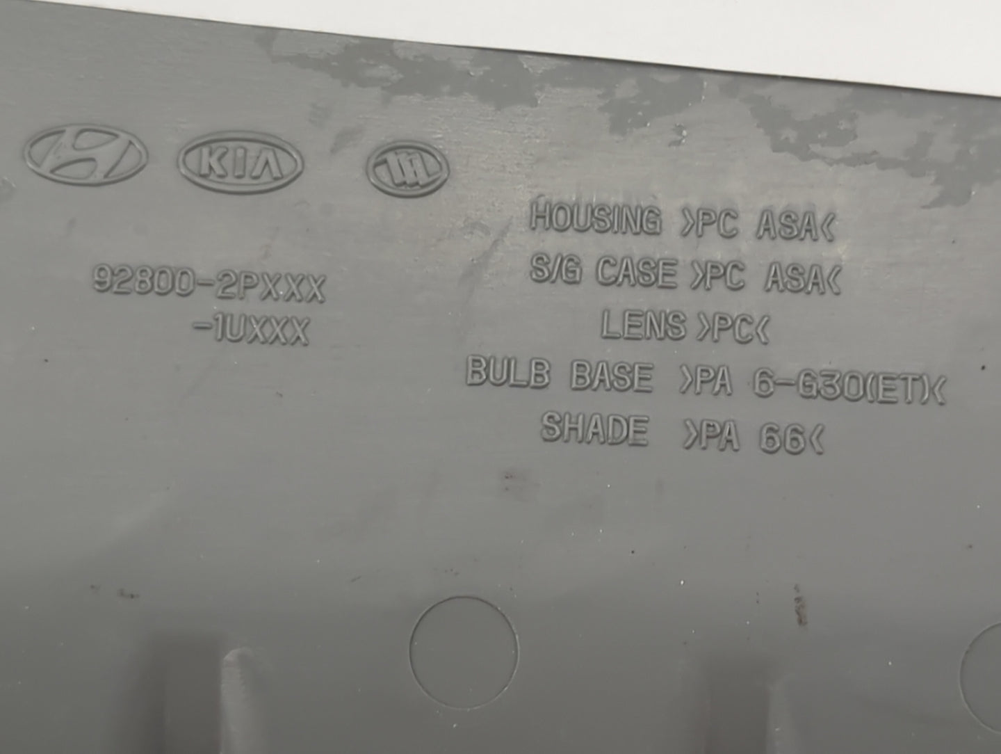 2011 Kia Sorento Overhead Roof Console Gray - Oemusedautoparts1.com